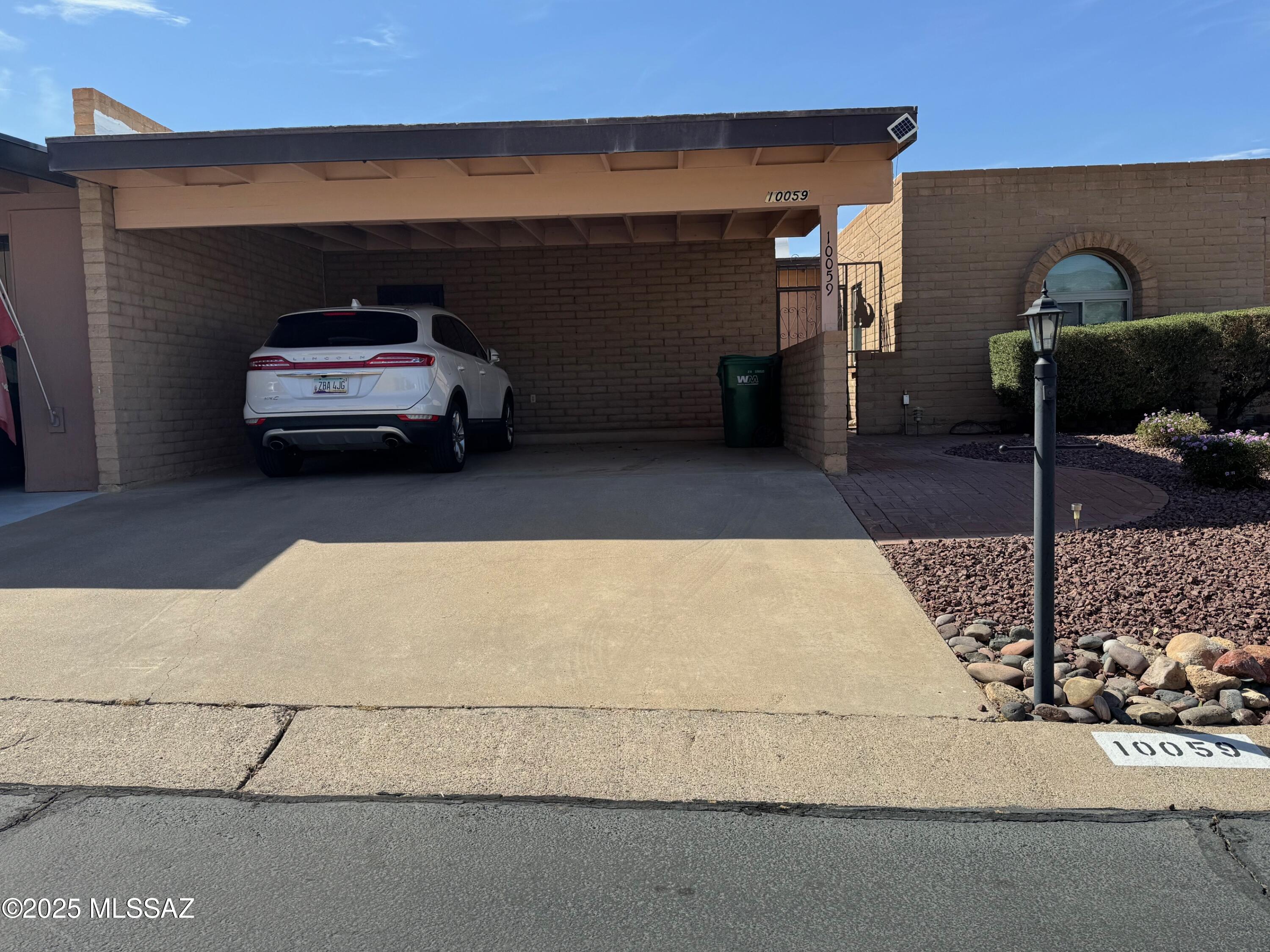 10059 N Oro Place — photo
