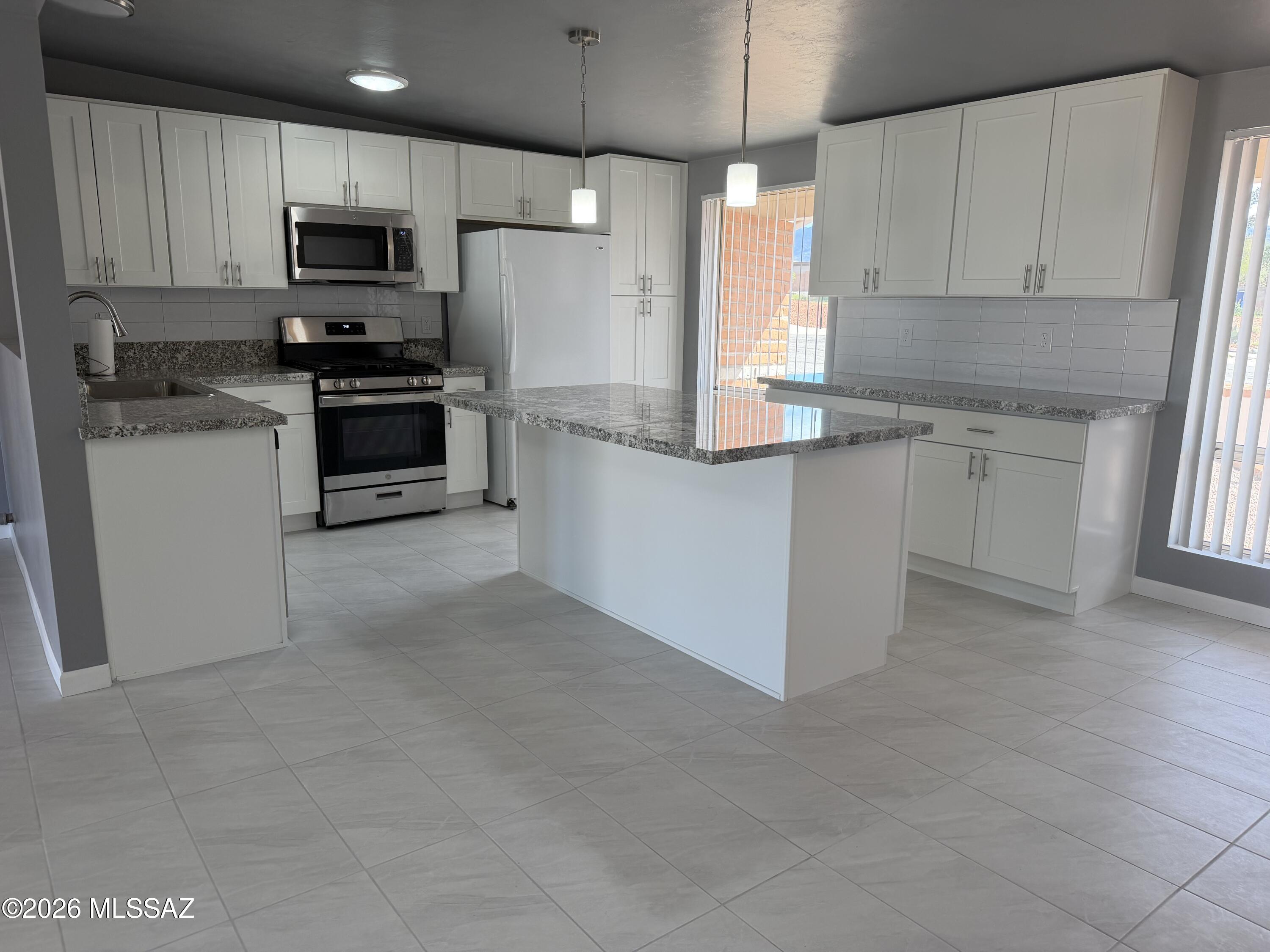2022 S Faye Place — photo