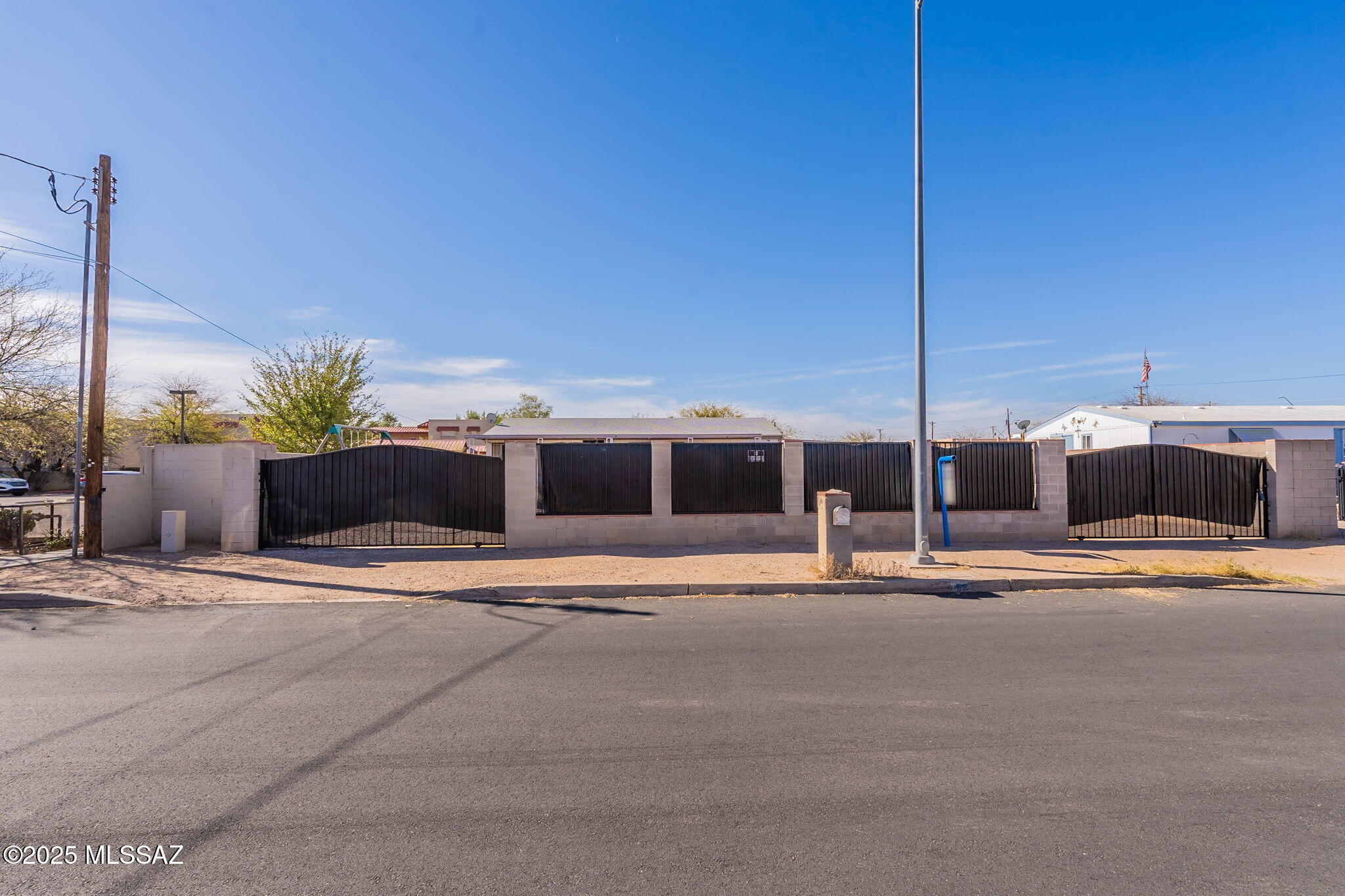 50 E Mohave Road — photo