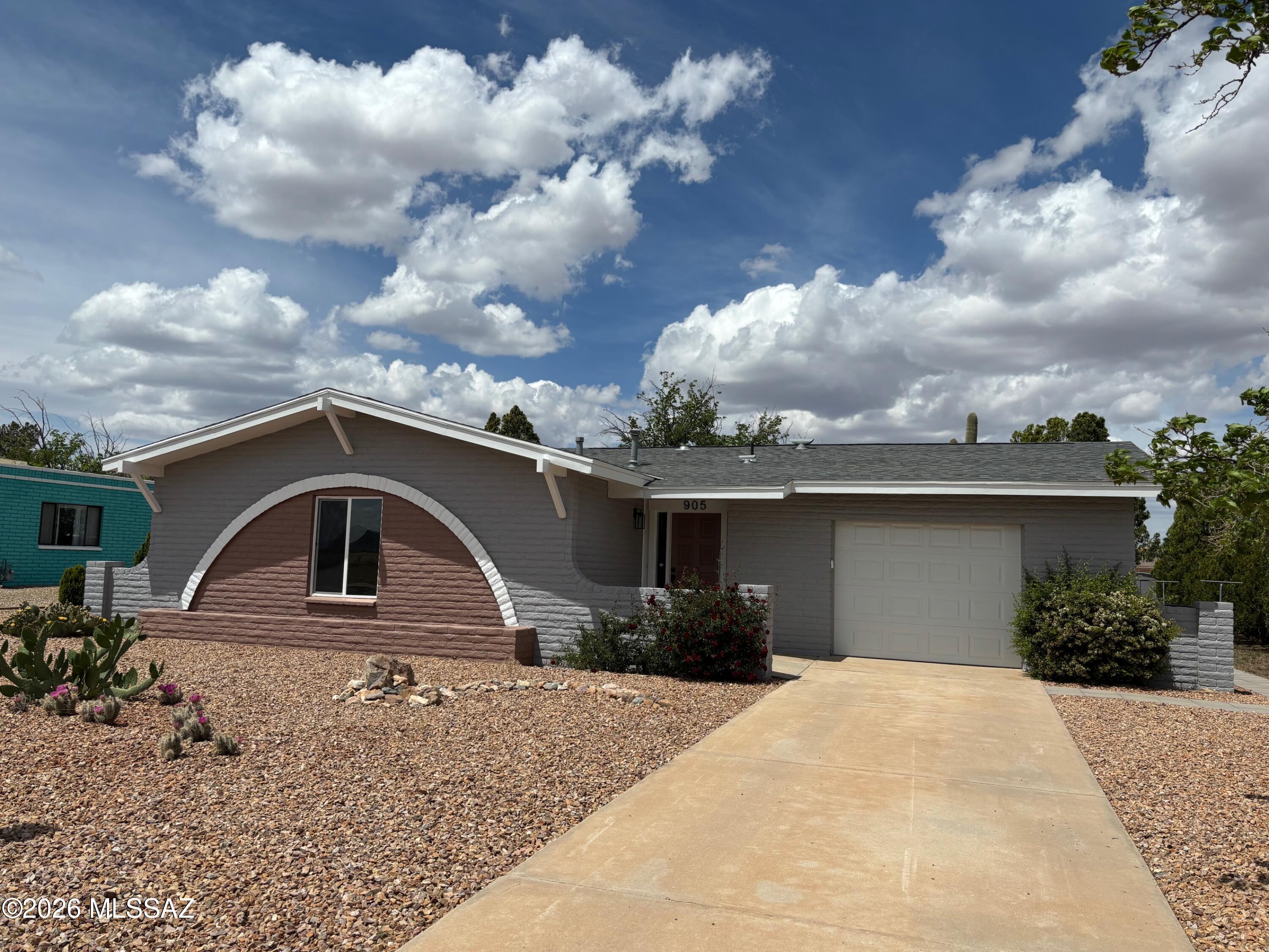 905 E Clouse Street — photo
