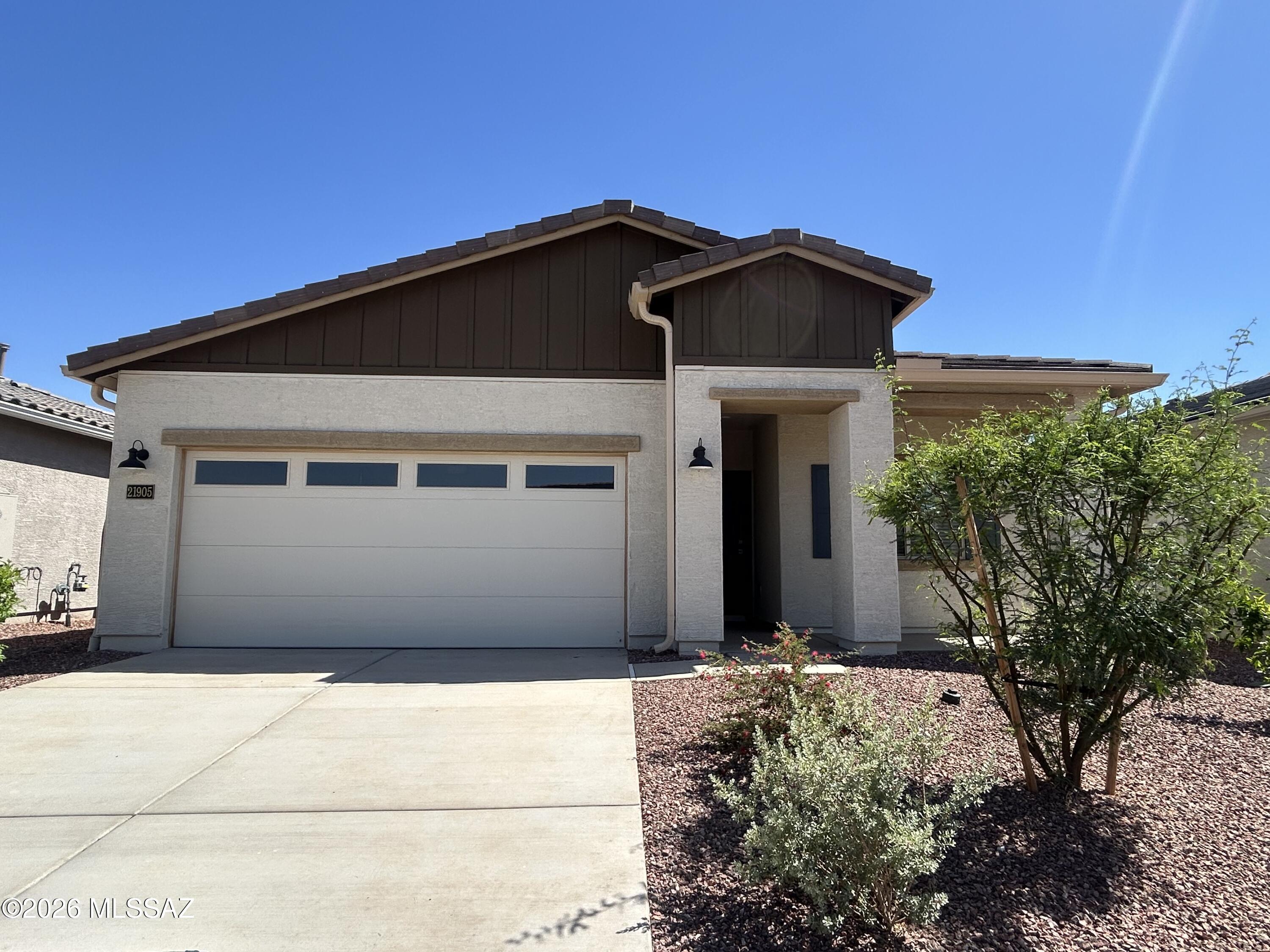 21905 E Pebbles Avenue — photo