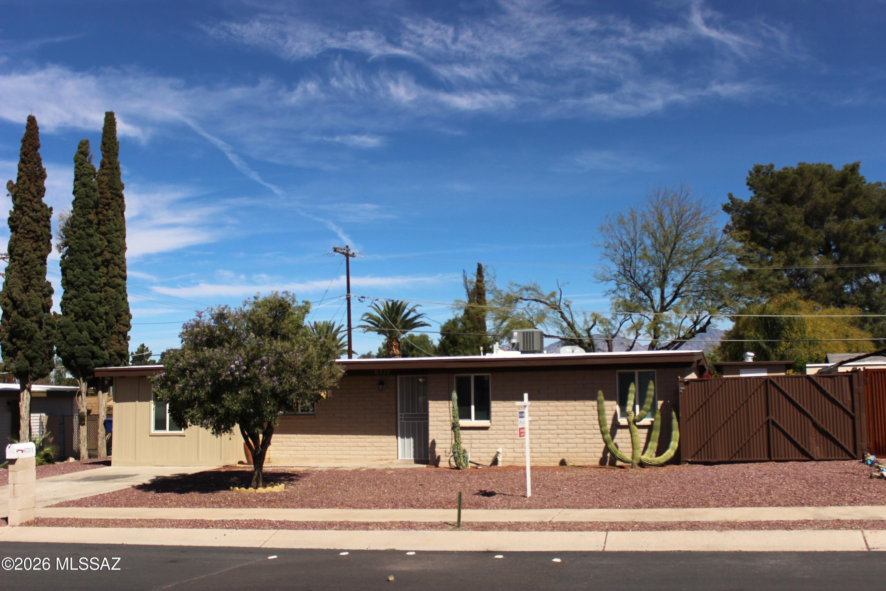 6711 E Nicaragua Drive — photo