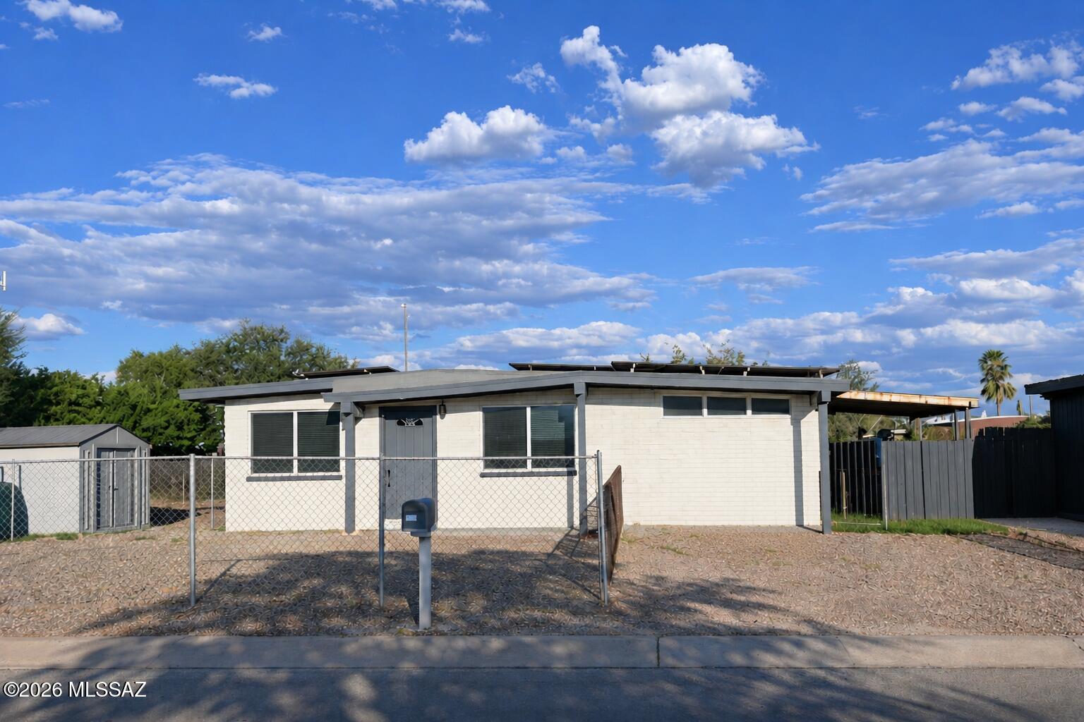 3922 N Palm Grove Drive — photo