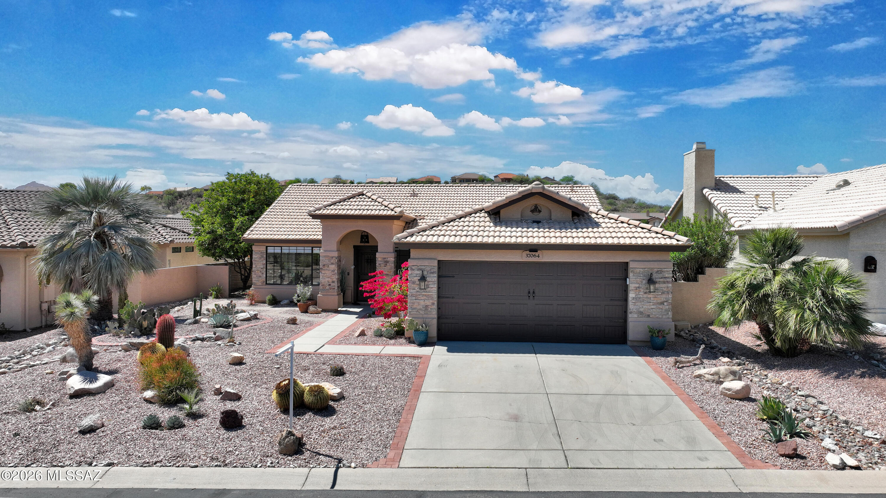 37064 S Rock Crest Drive — photo