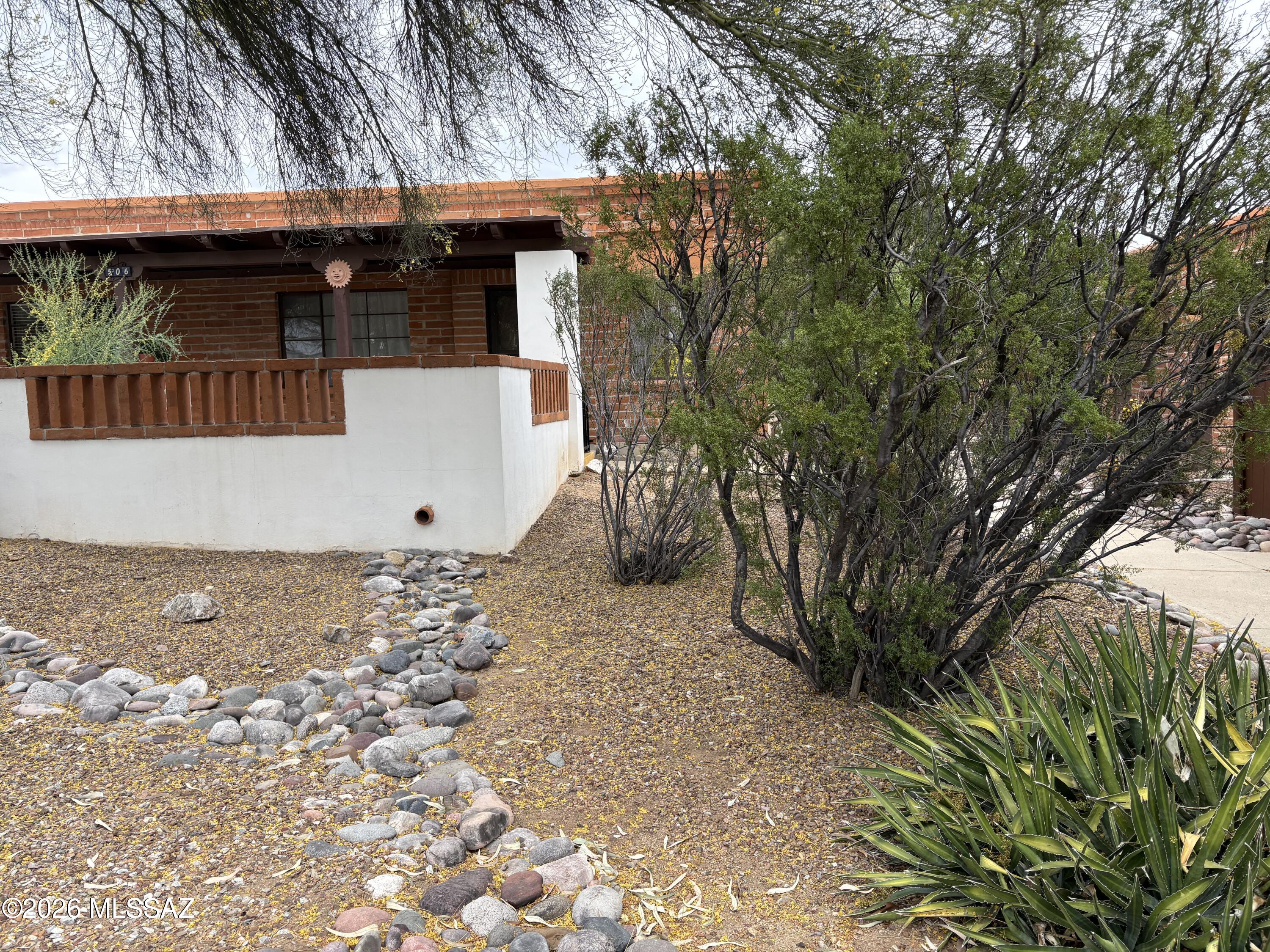 506 W Camino Penasco B — photo