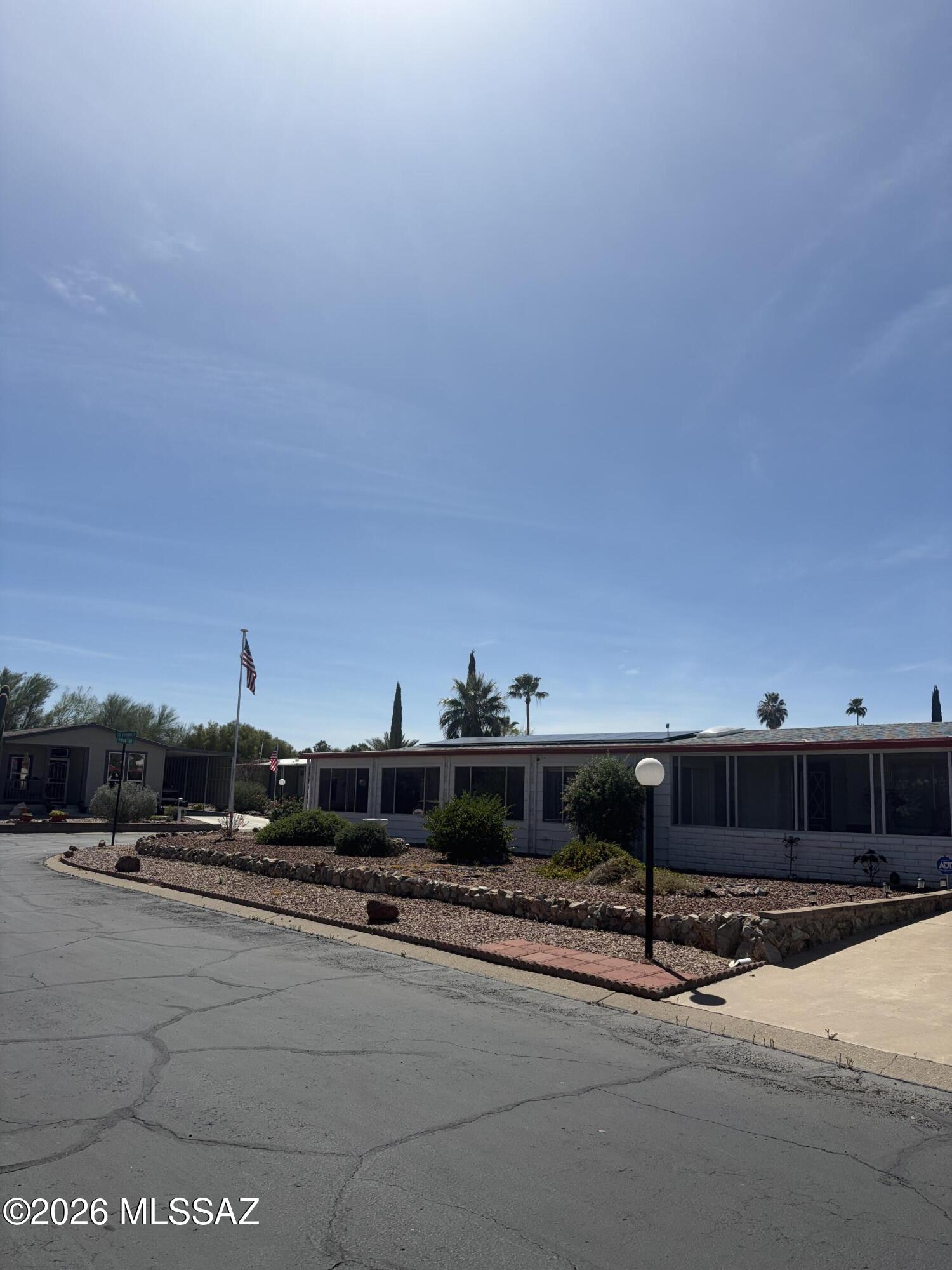 6 W La Pinon — photo