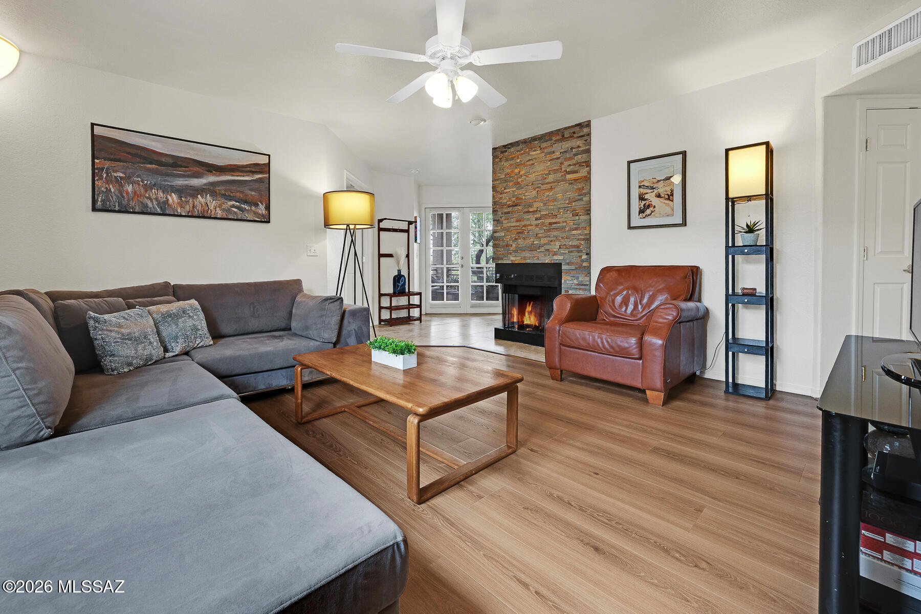 6655 N Canyon Crest Drive 10260 — photo