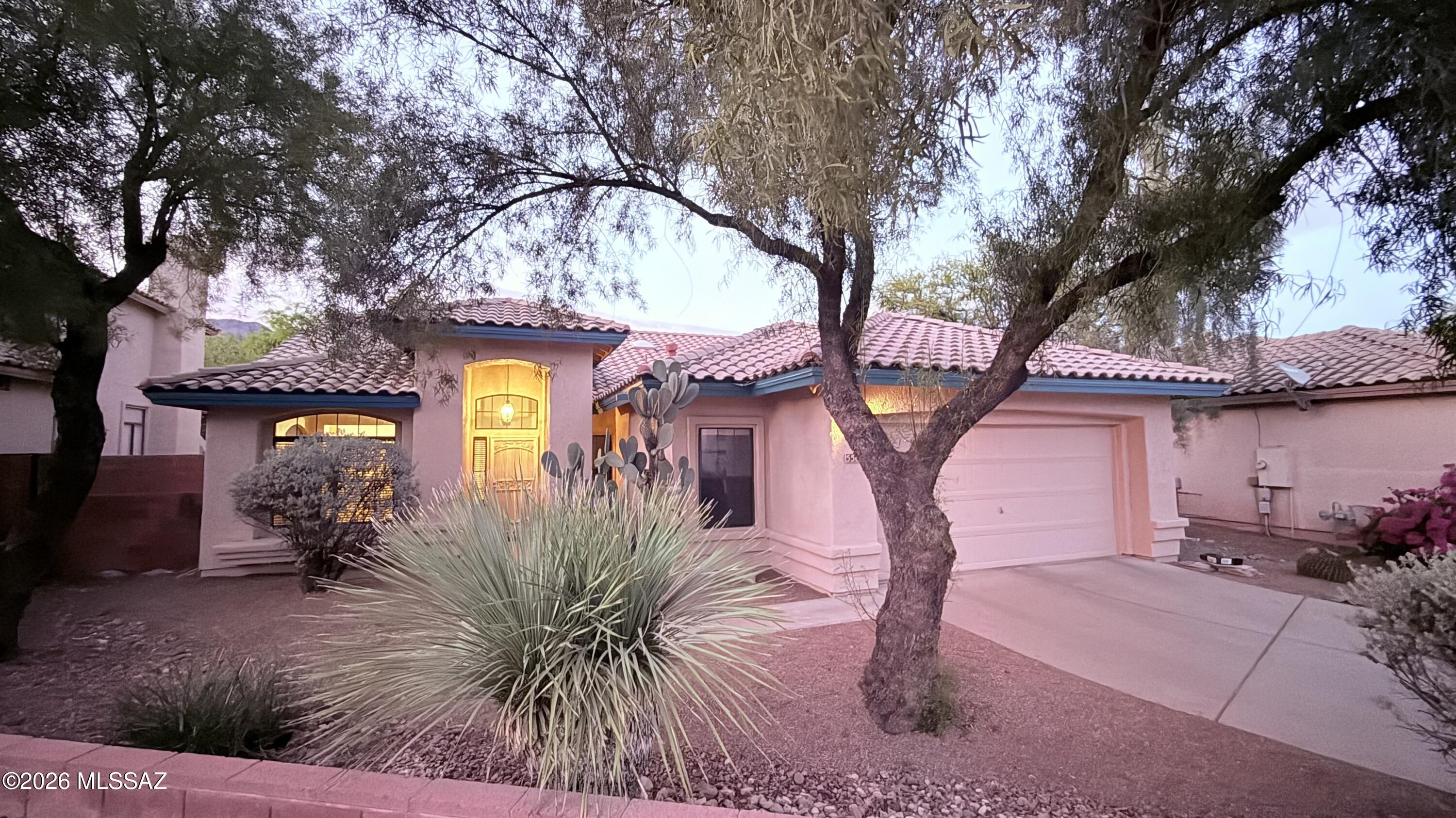 5585 N Moccasin Trail — photo