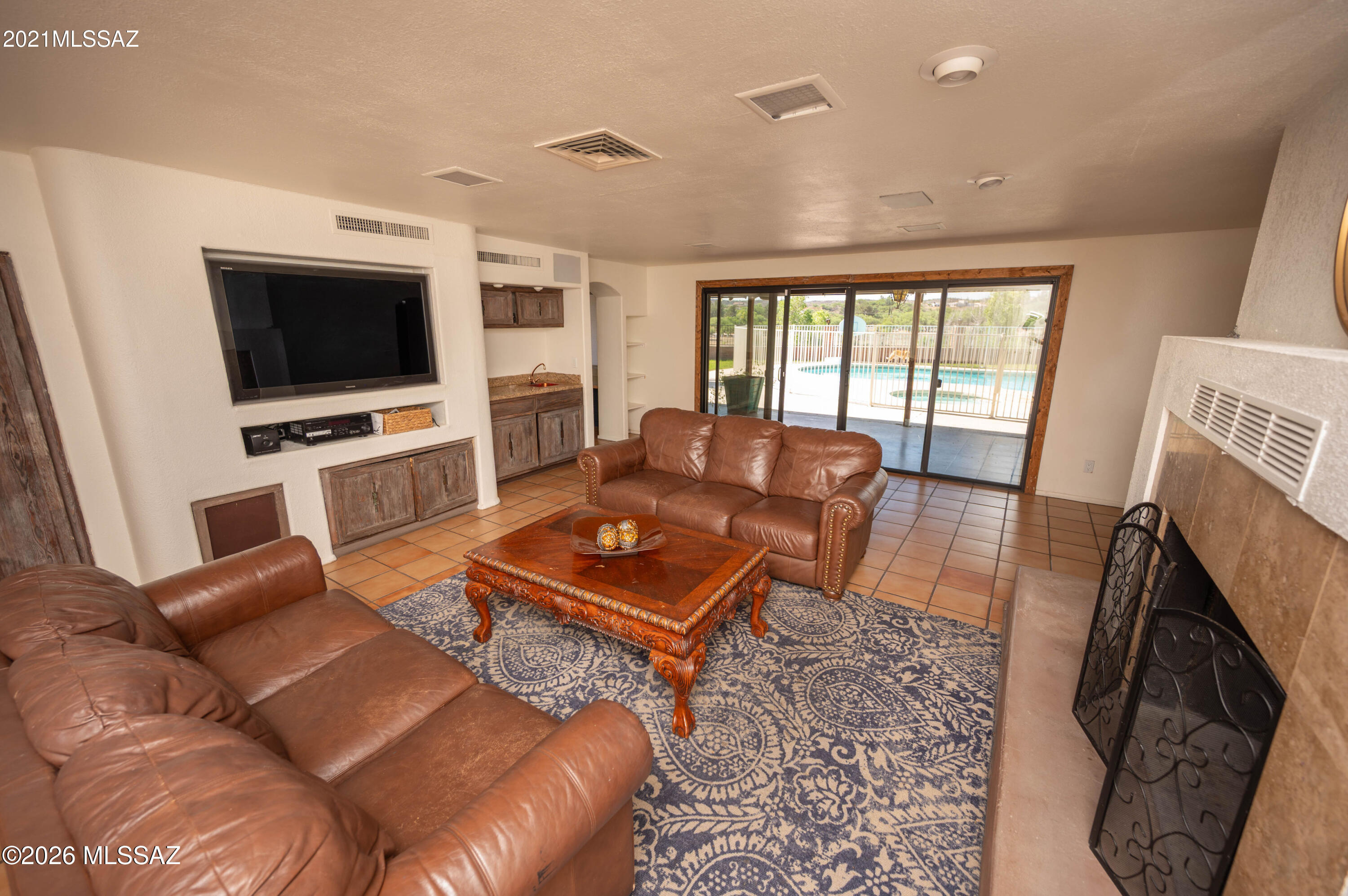 1629 W Meadow Hills Drive — photo