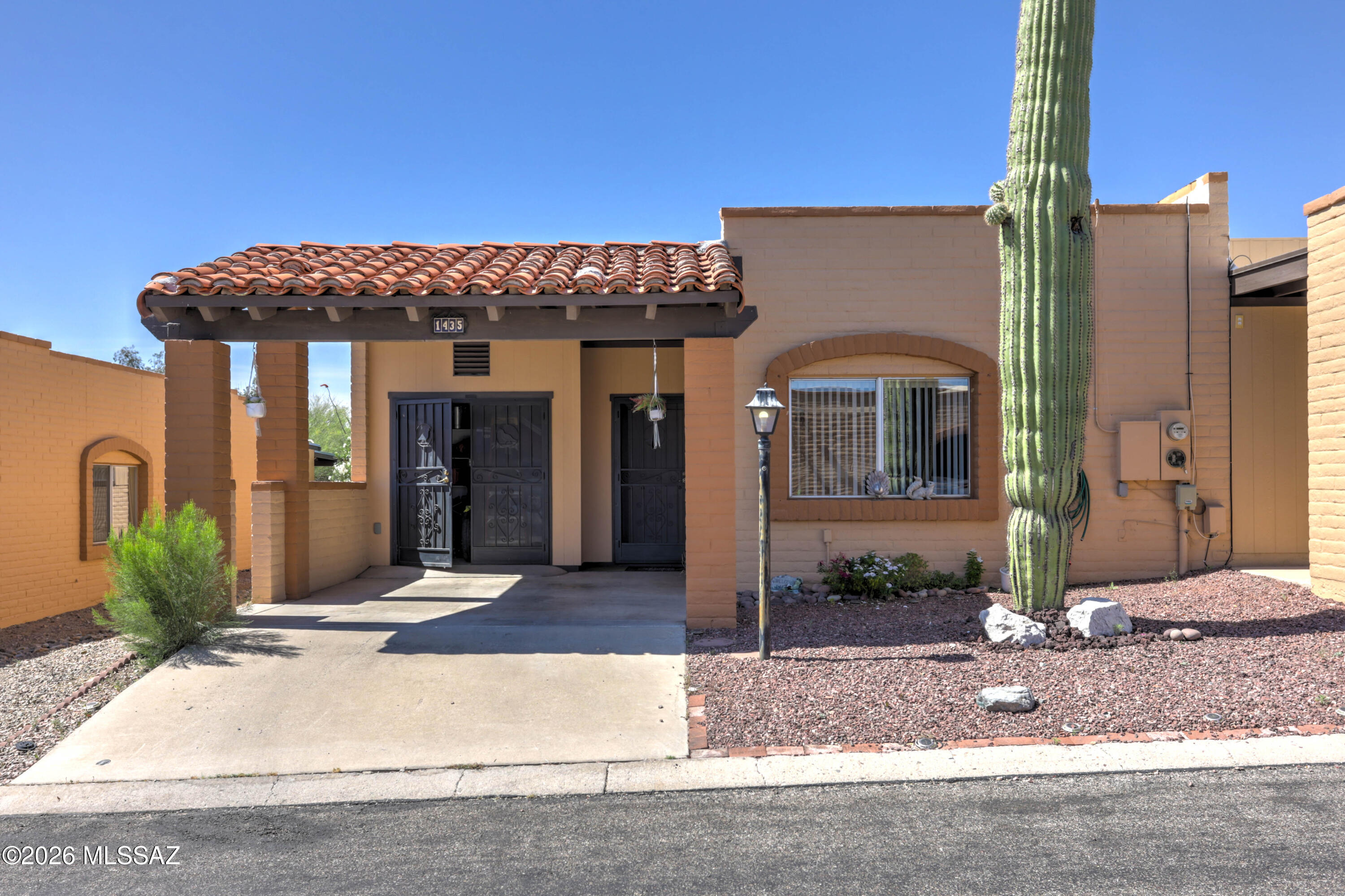 1435 W Calle Pueblo — photo