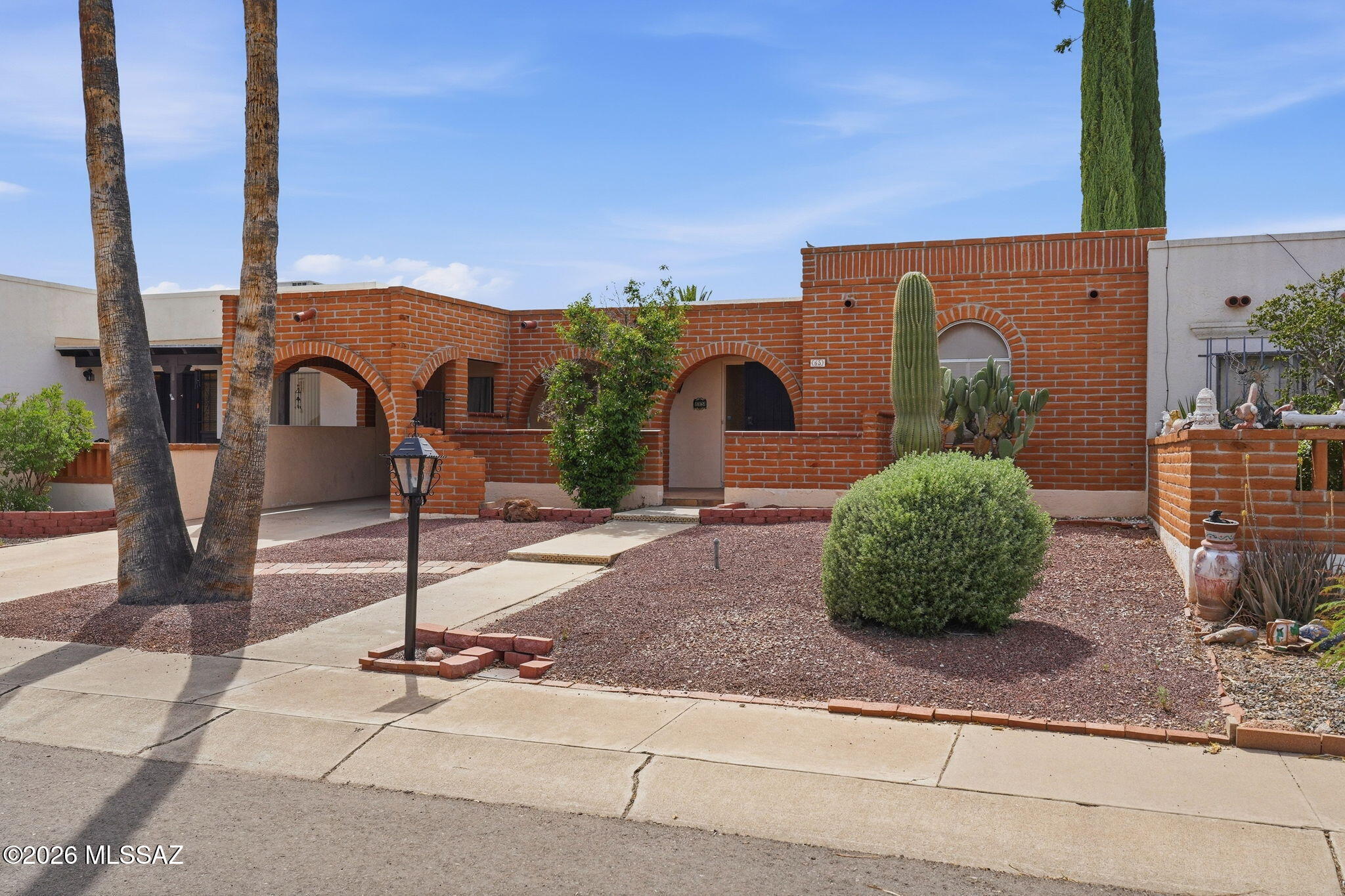 65 N Los Olmos — photo