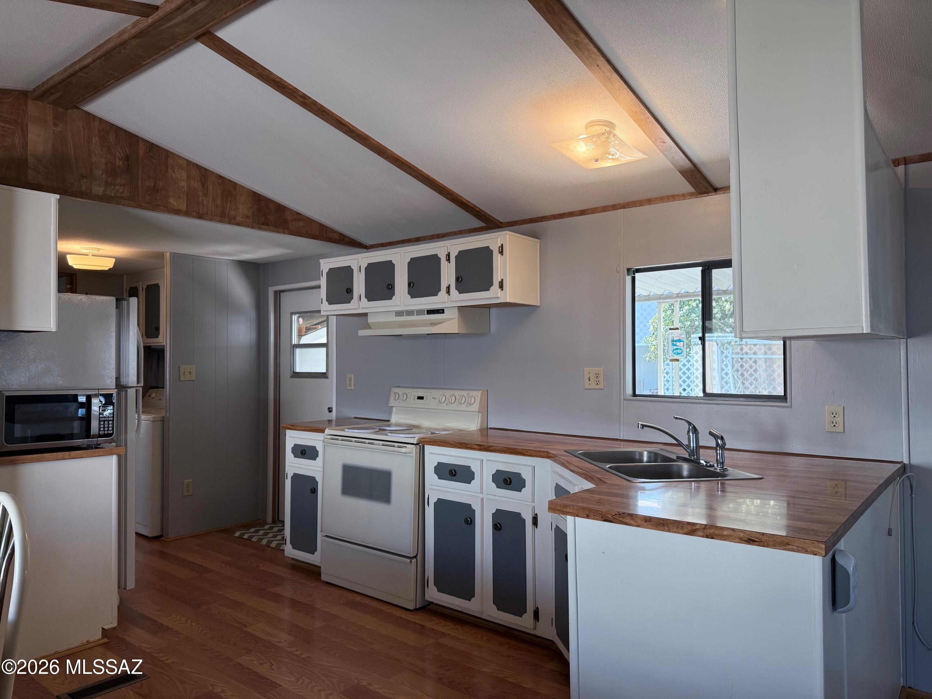 Home in Benson, AZ 85602 — photo 3