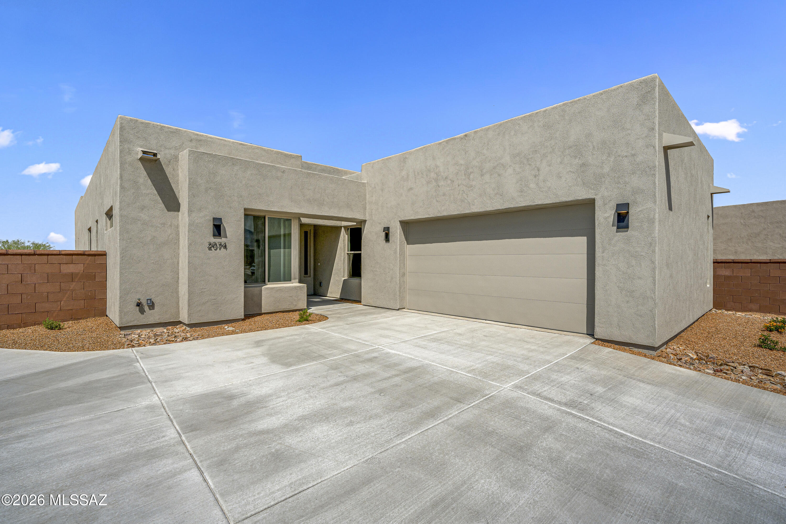 2074 W Spotted Toad Court — photo