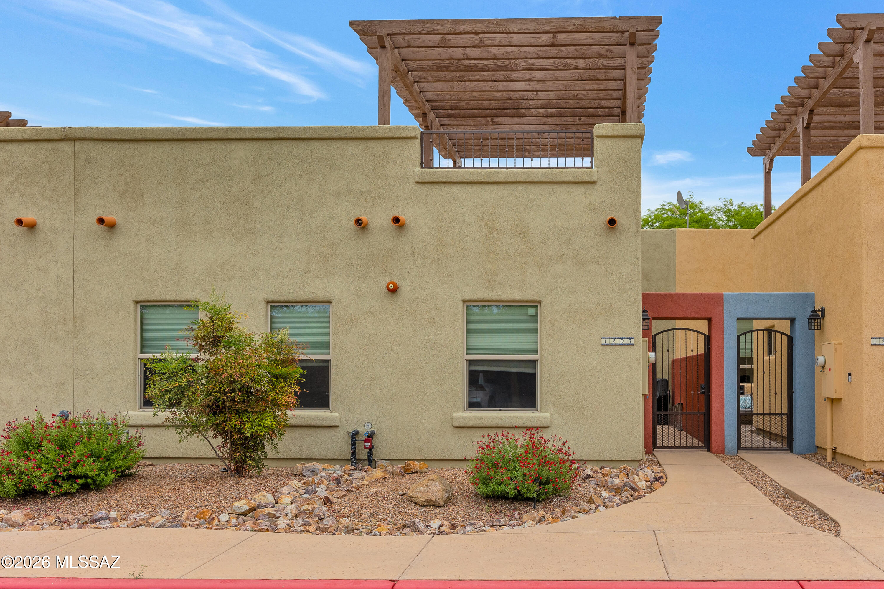 1207 Lombard Way — photo