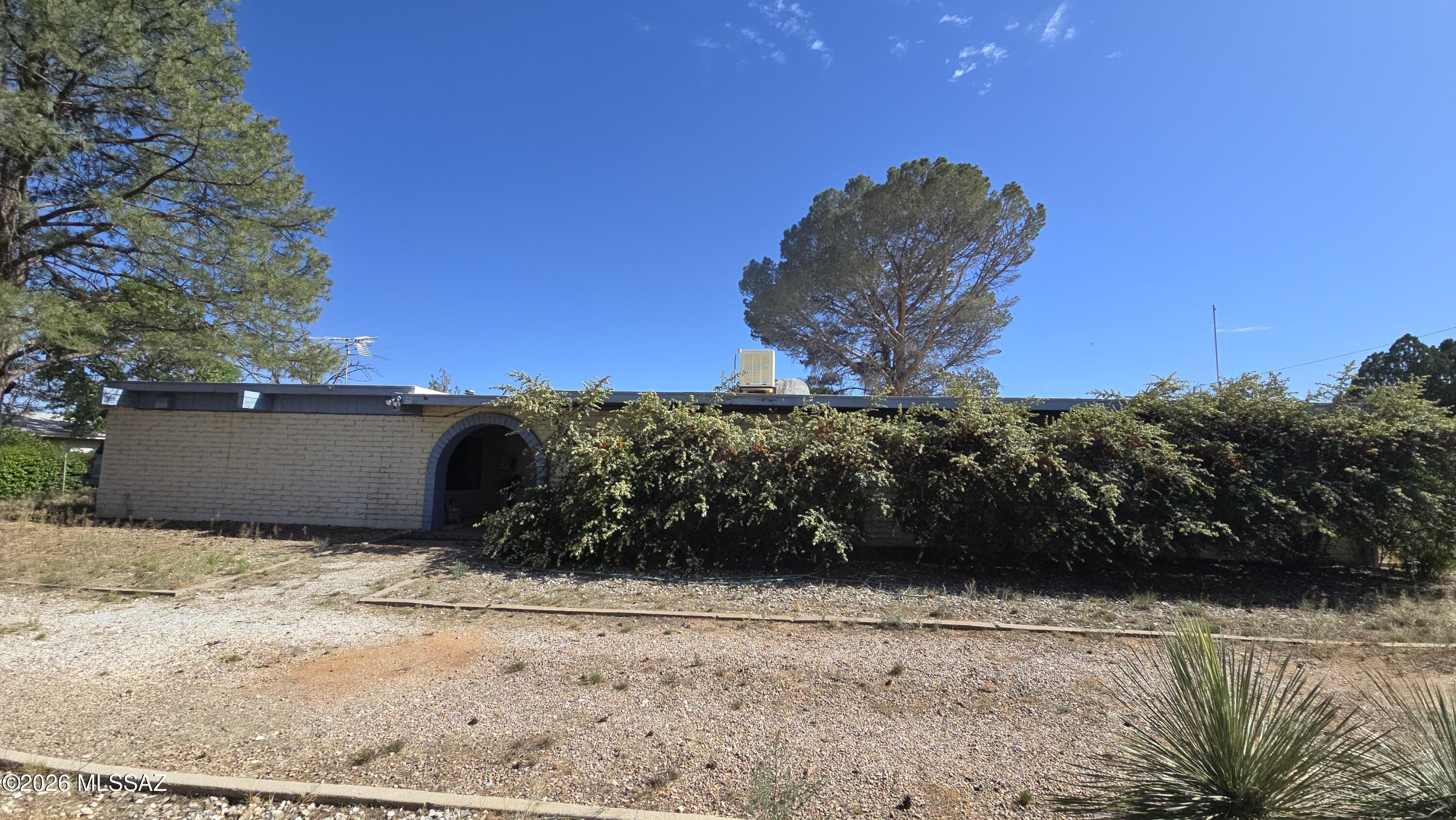 1110 E Justin Street — photo
