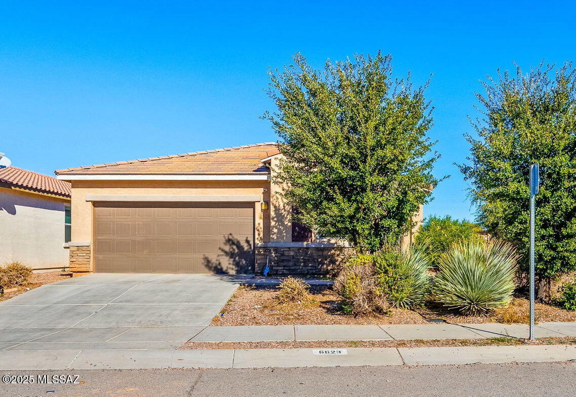 6623 E Via Jardin Verde — photo