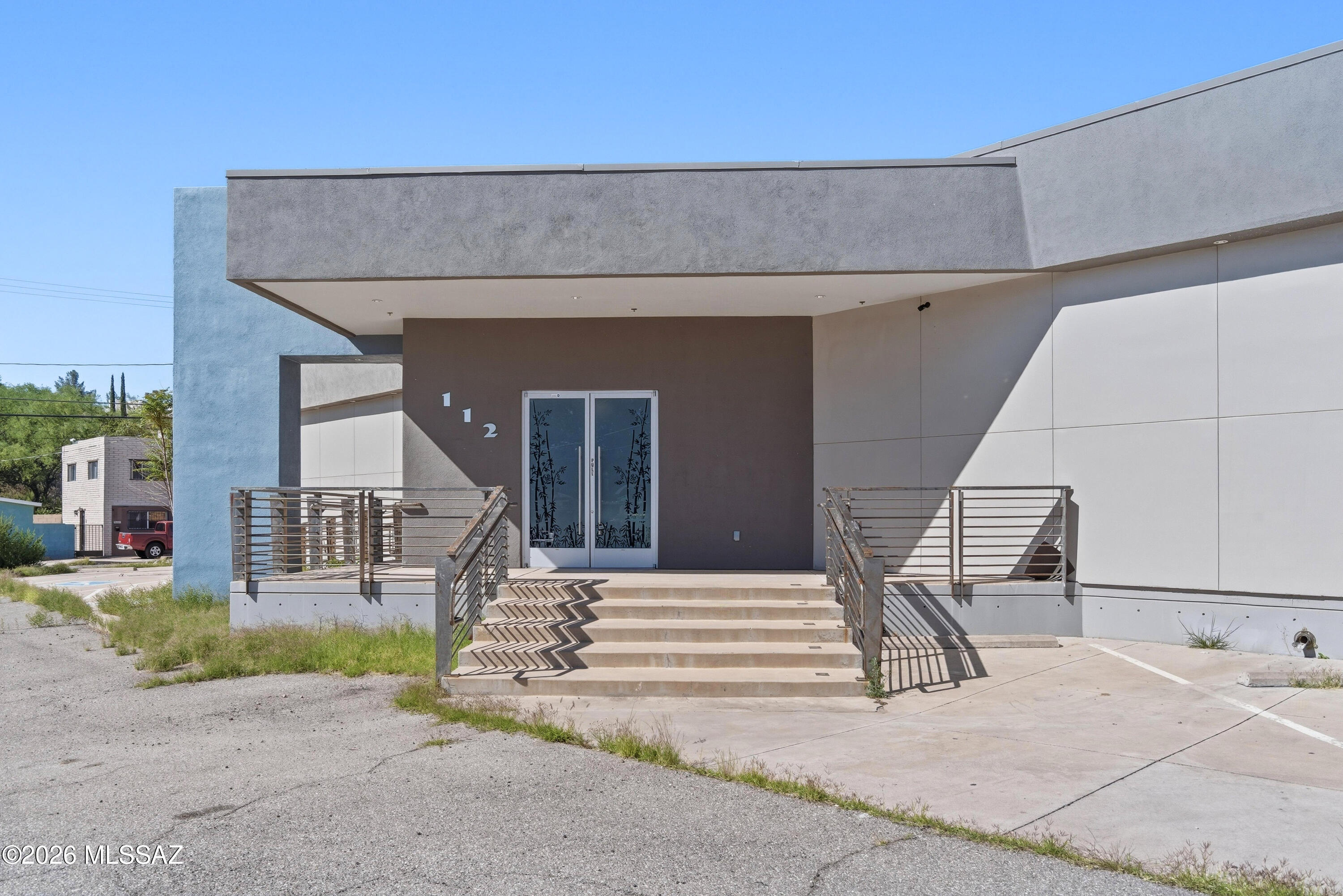 112 W Cardwell Street — photo