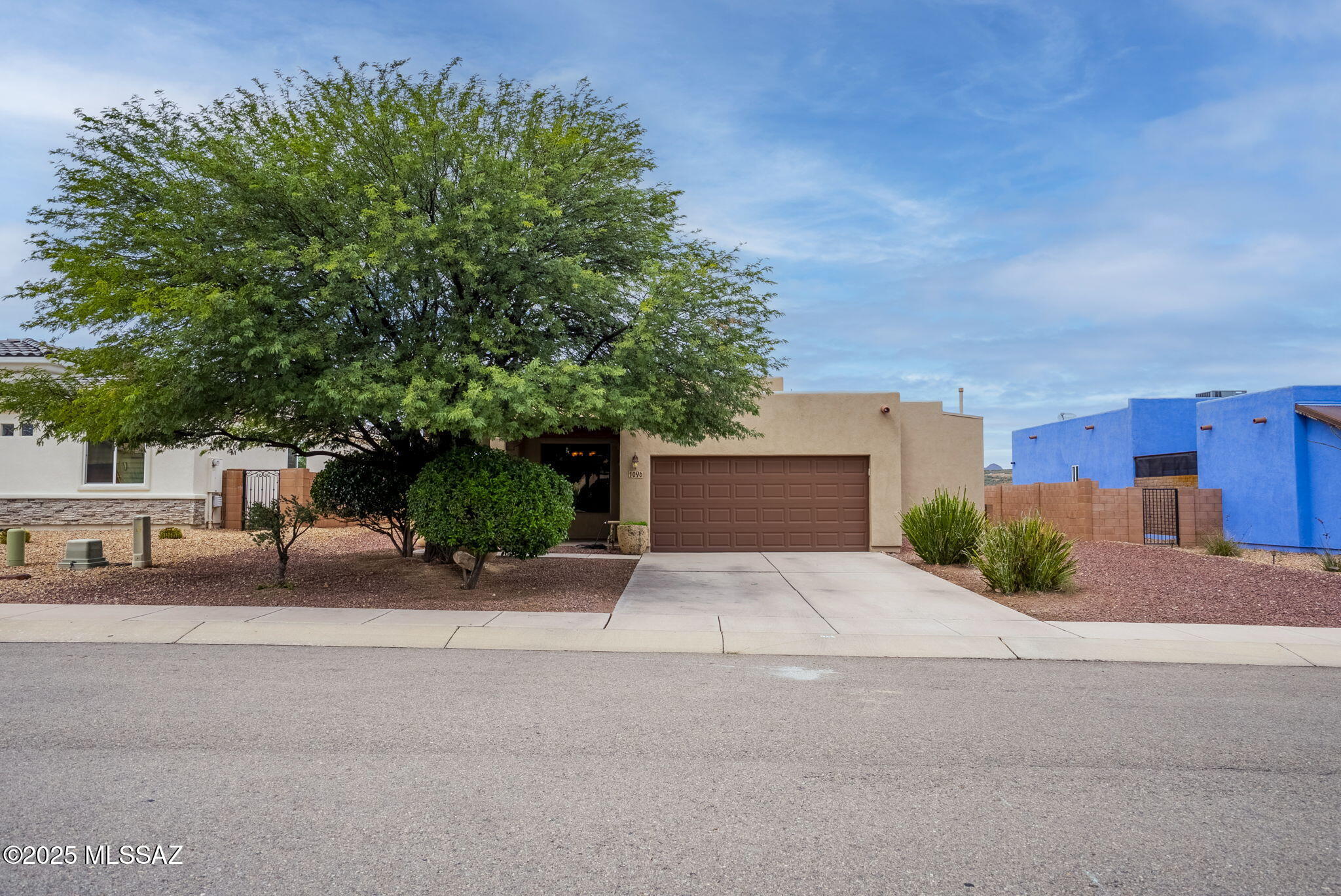 1096 Vista De Los Alamos — photo