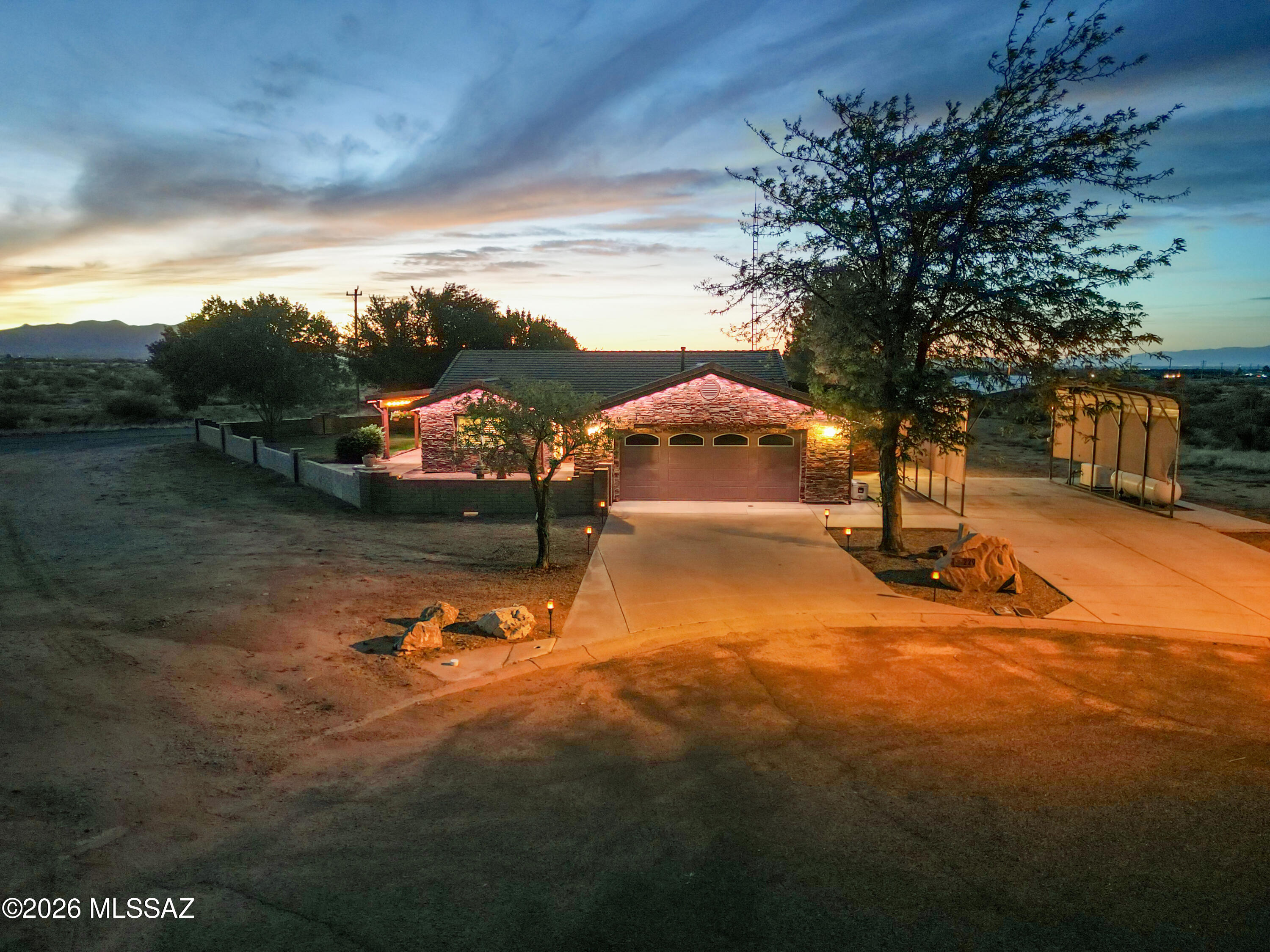 Home in Pearce, AZ 85625 — photo 2