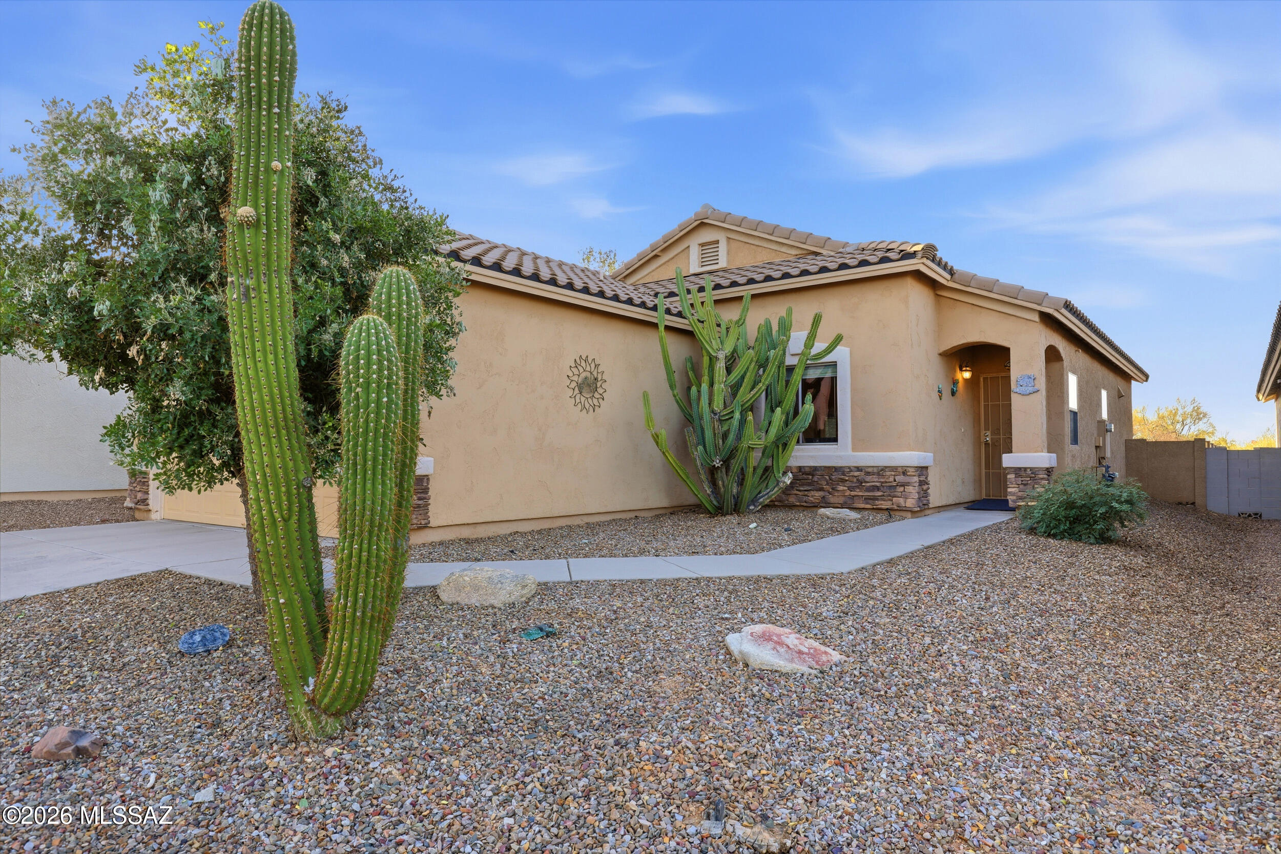 1346 W Via Cerro Colorado — photo