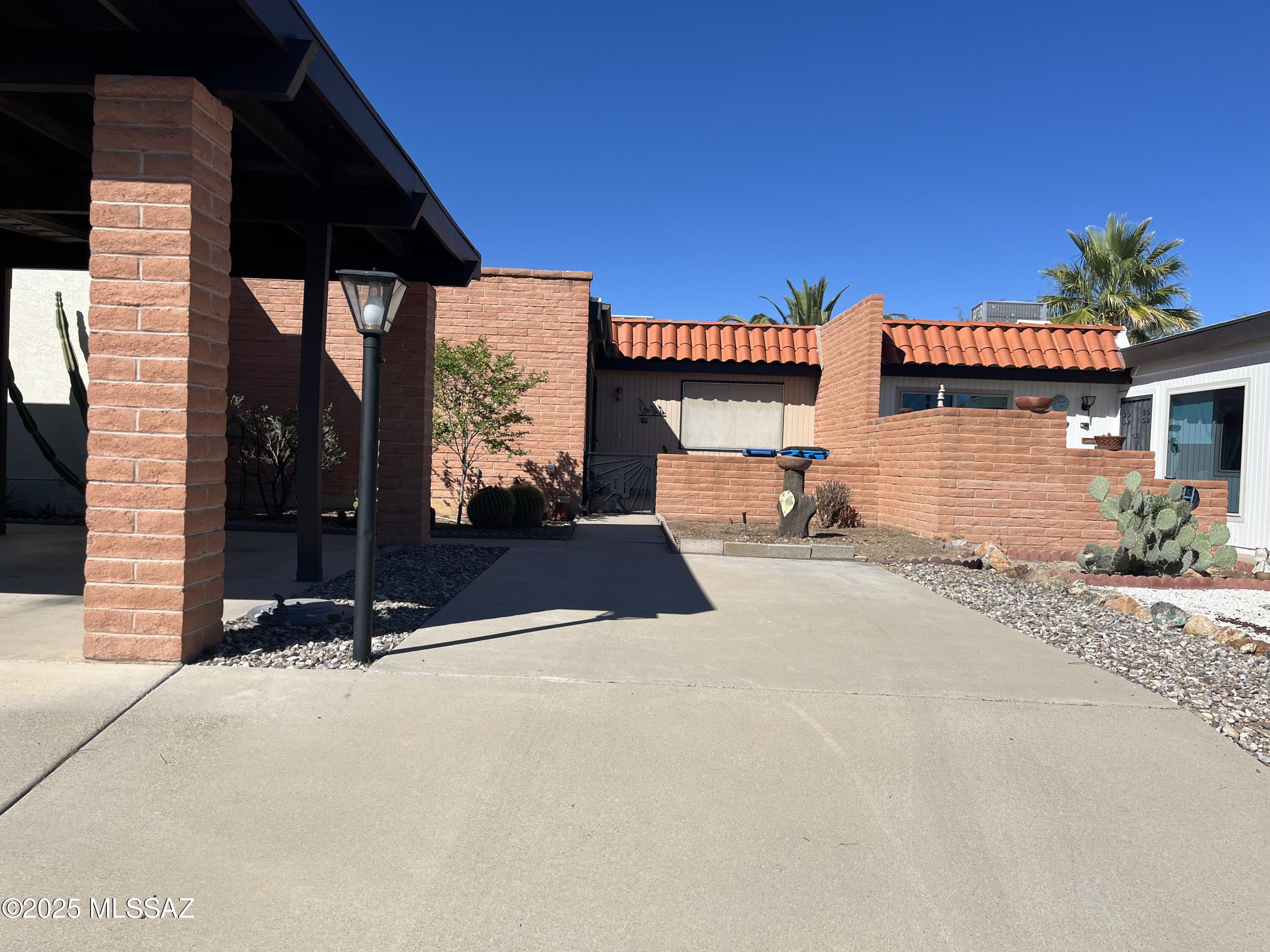 243 N Calle Del Diablo — photo