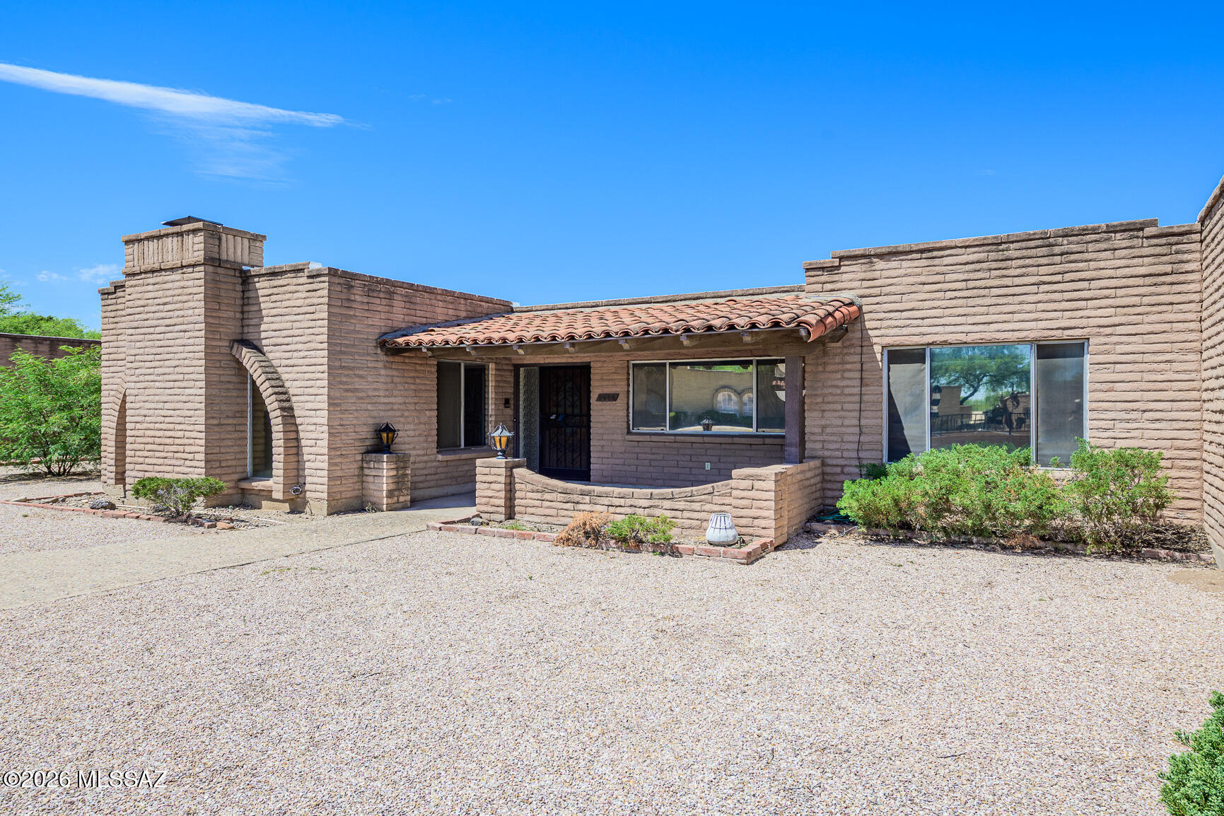 2406 N Shade Tree Circle — photo