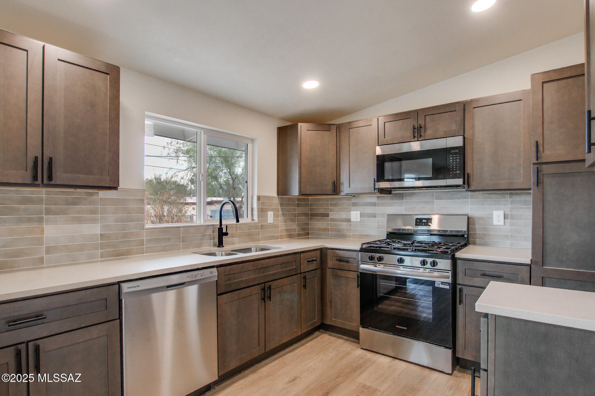 1220 W Fresno Street — photo