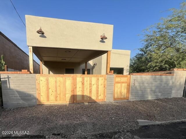 927 S Meyer Avenue — photo