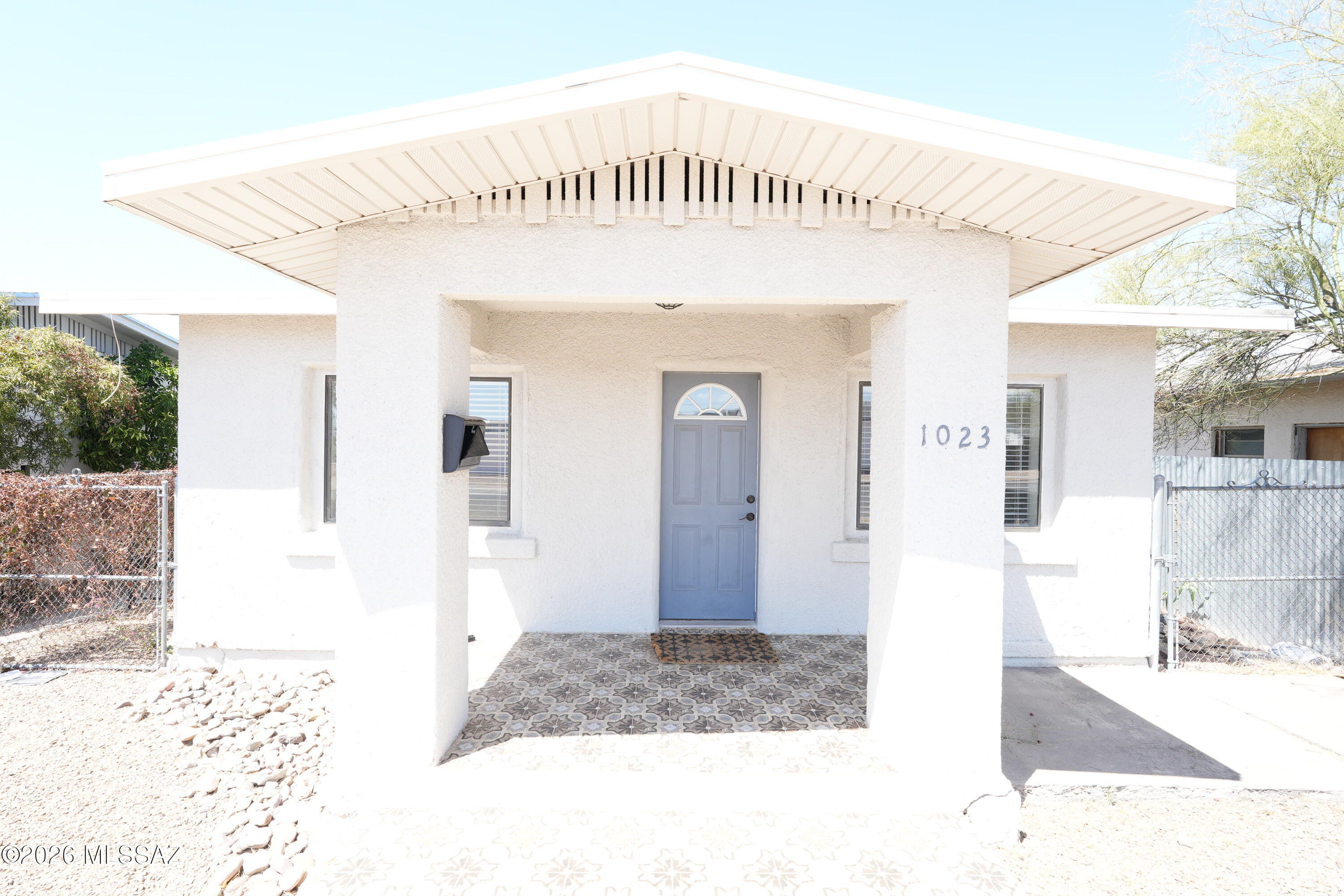 1023 E Lee Street — photo