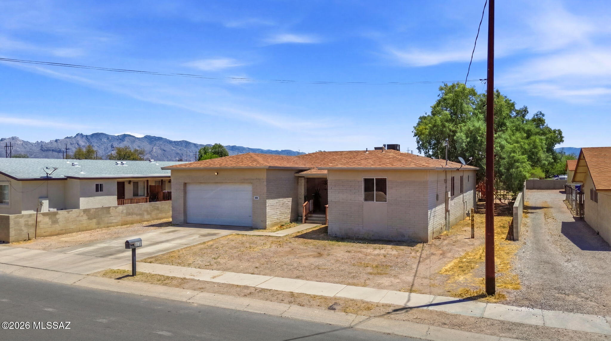 1818 N Dragoon Street — photo
