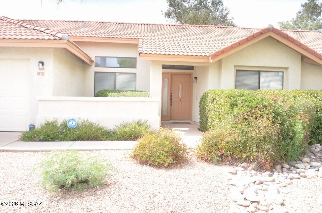 5461 N Waterfield Drive — photo
