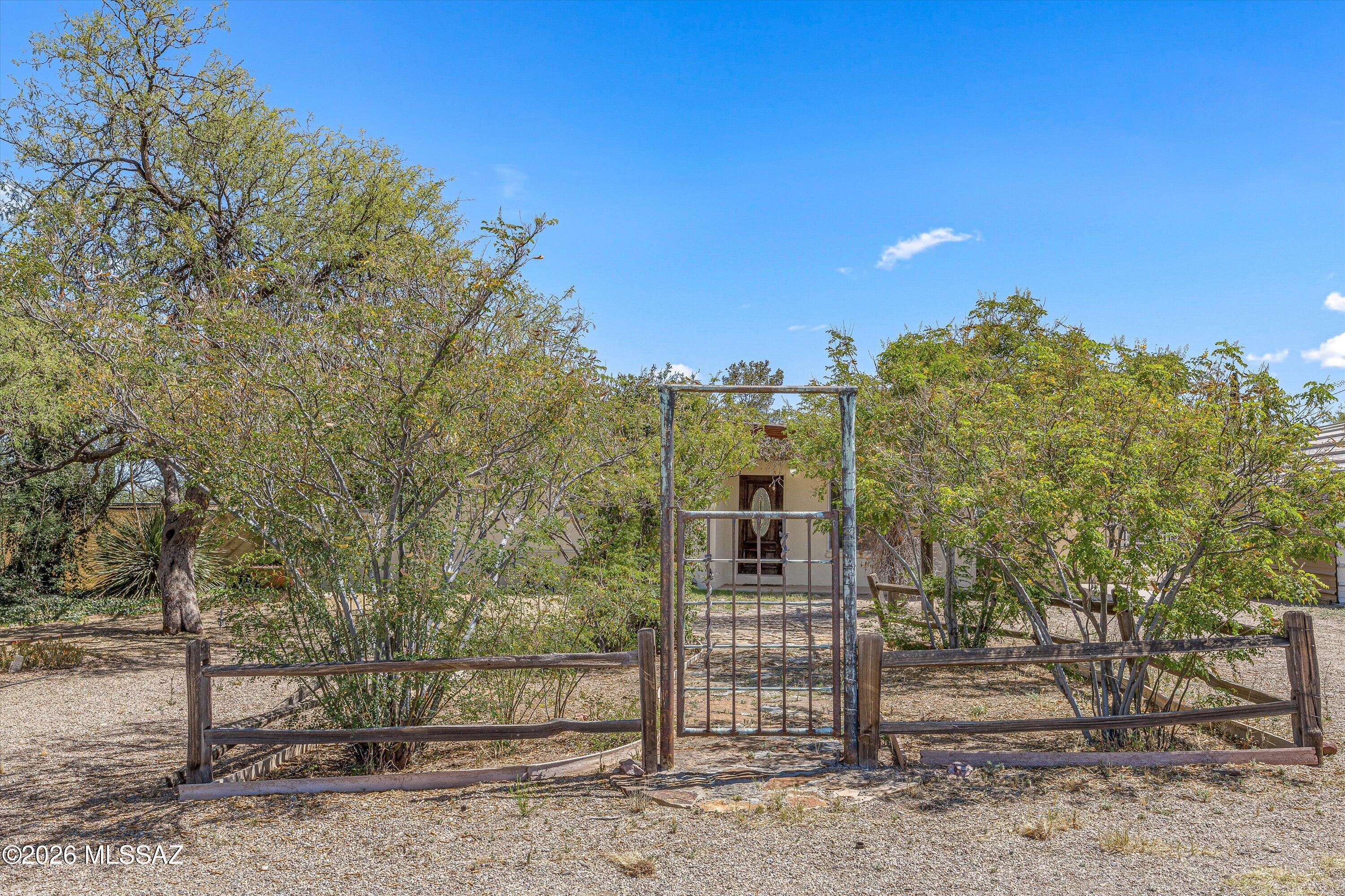 2320 W Calle Grato — photo