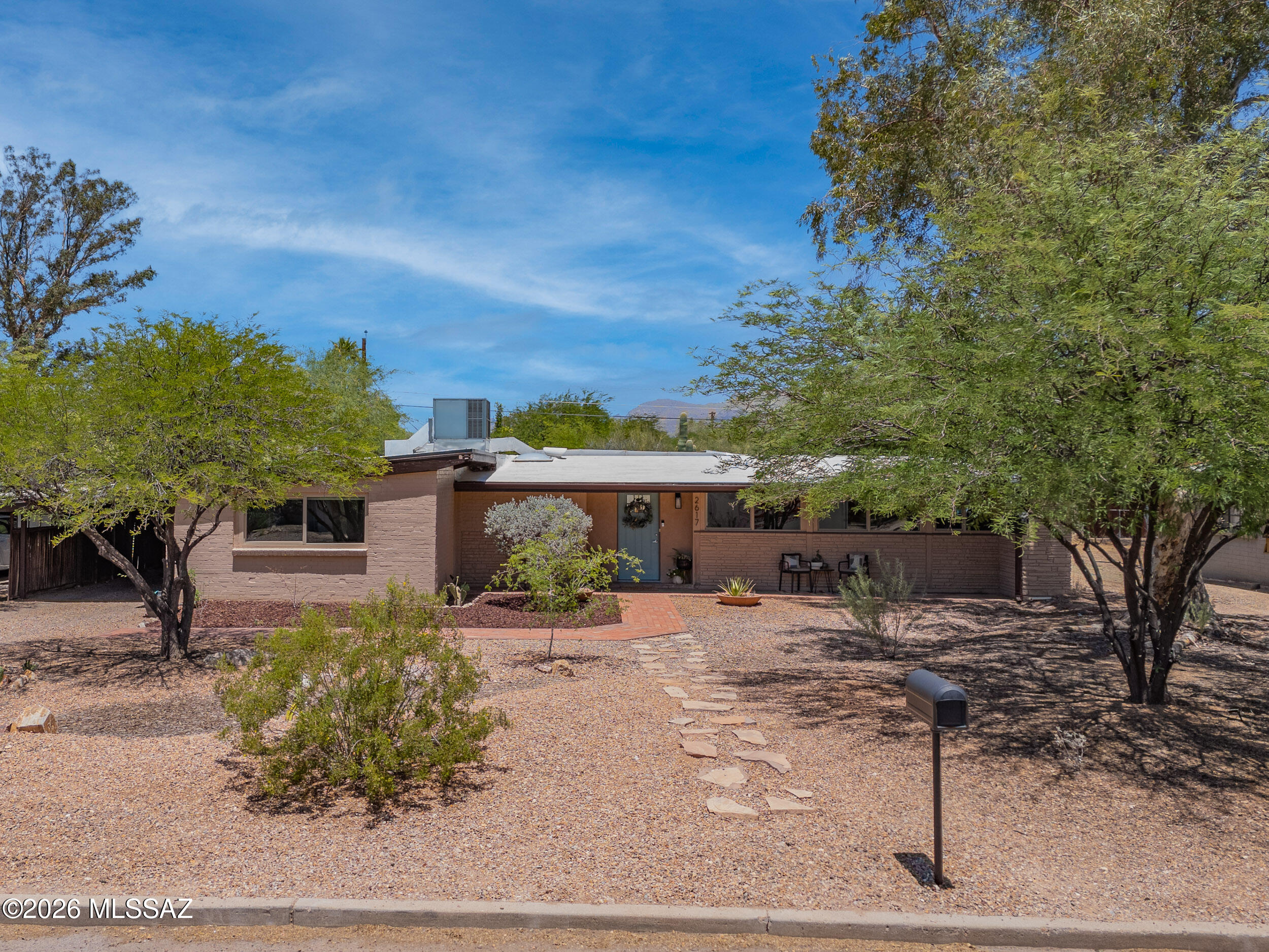 2617 E Waverly Street — photo