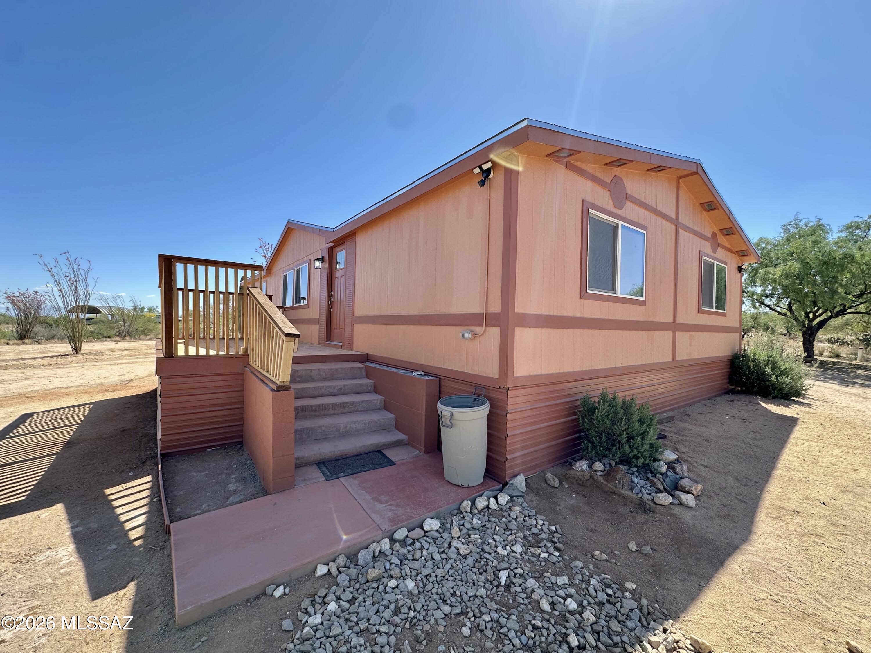 12601 S Cherokee Lane — photo