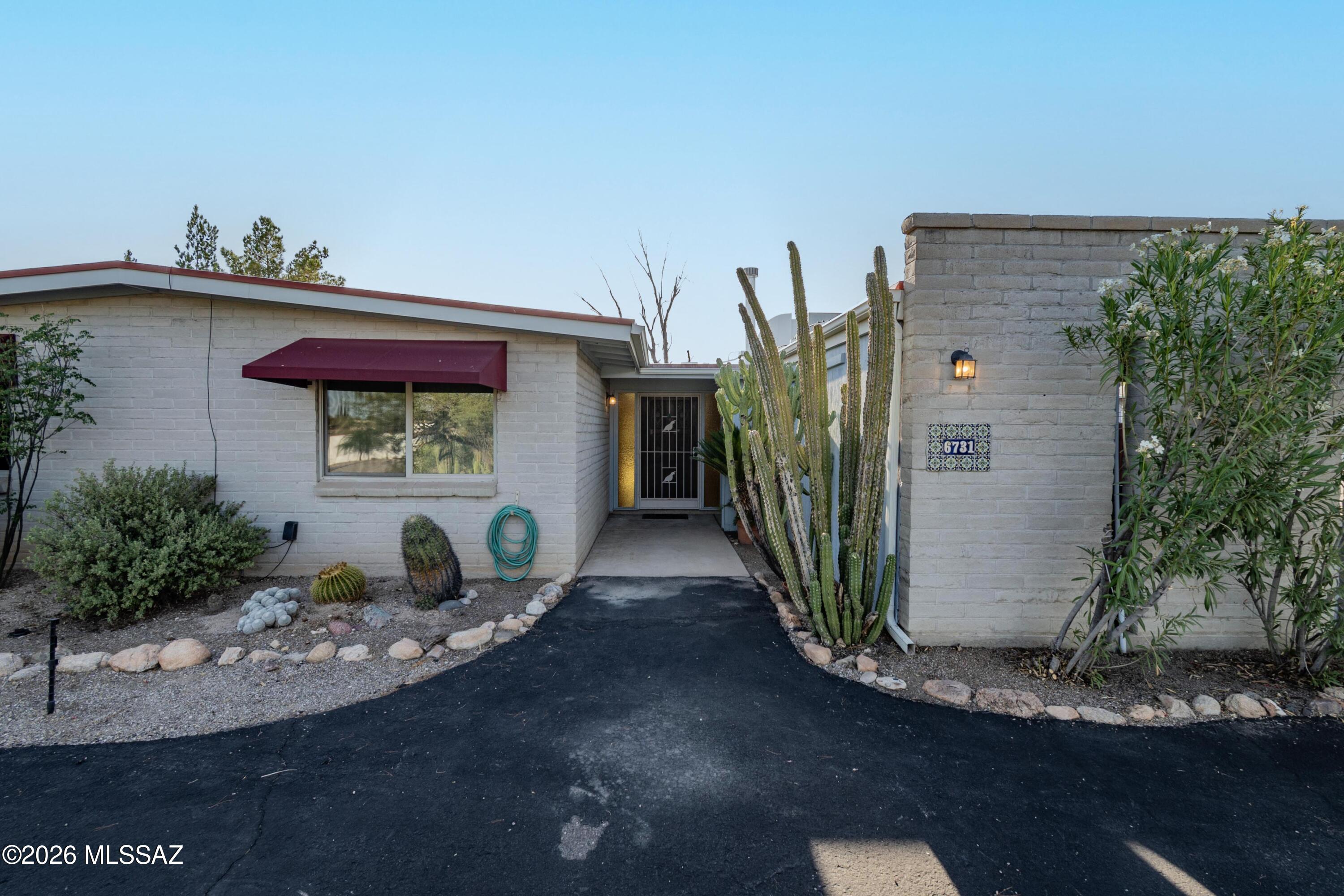 6731 N Sesame Lane — photo