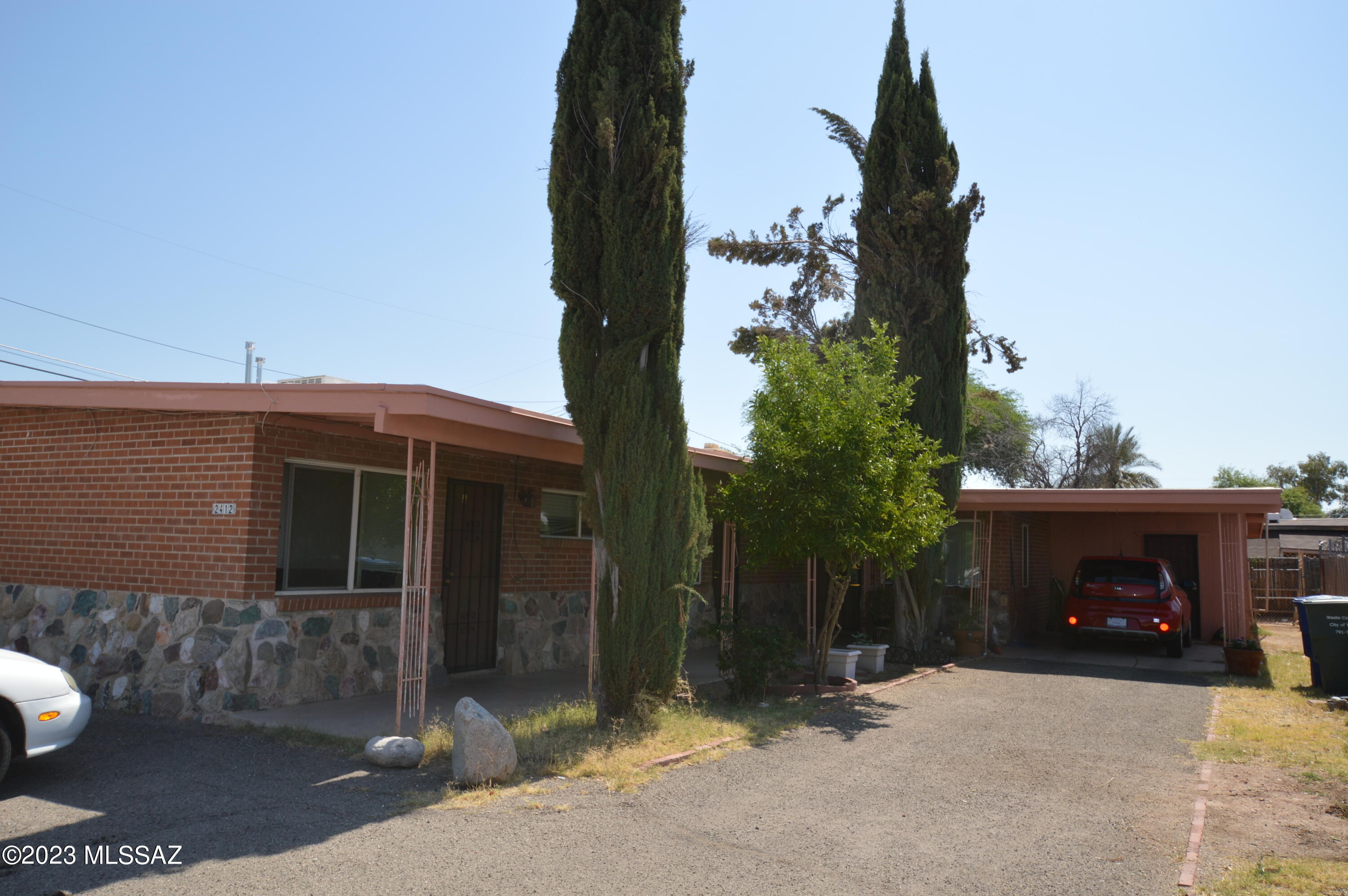 2412 N Bryant a — photo