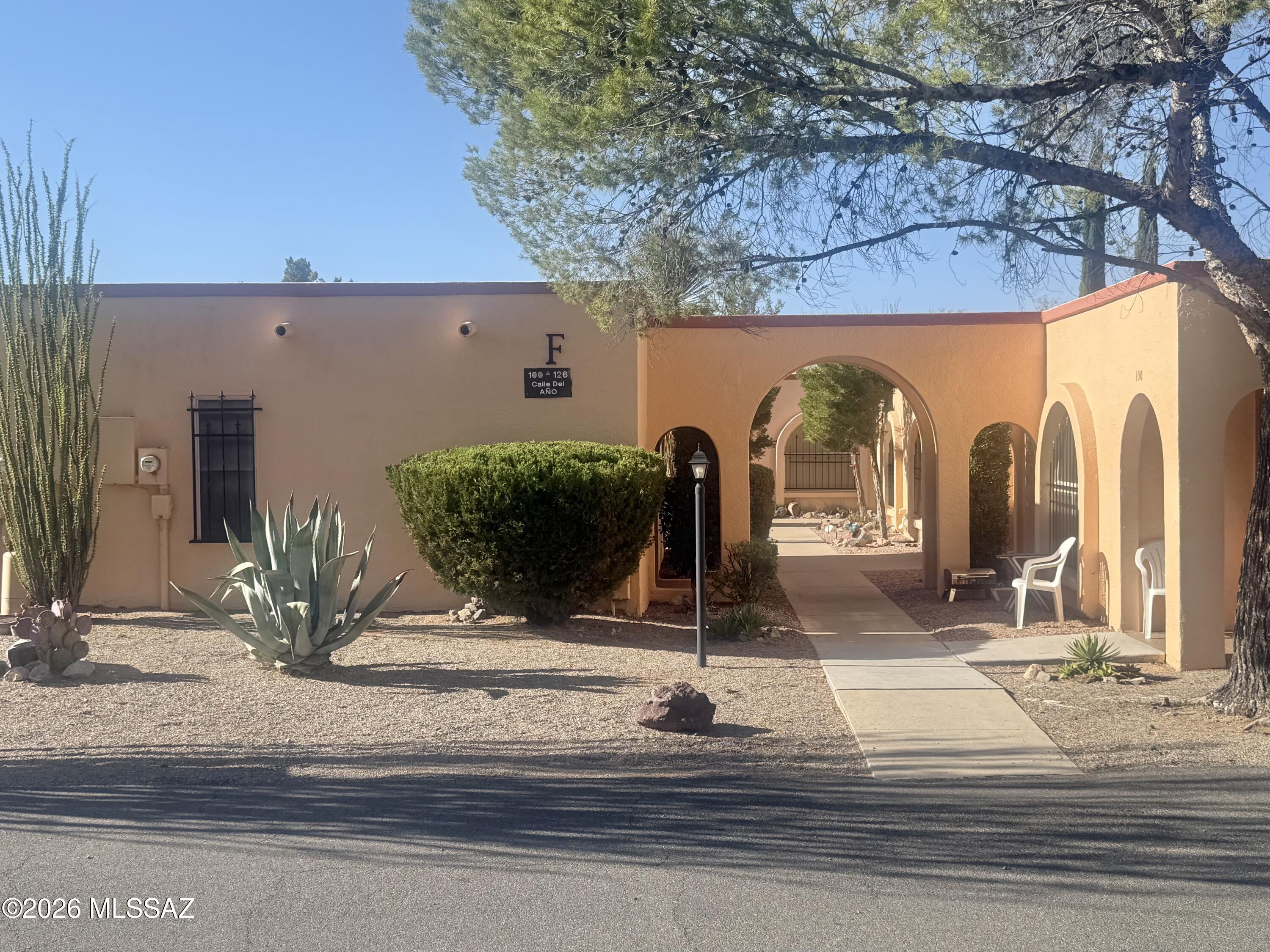 102 W Calle Del Ano — photo