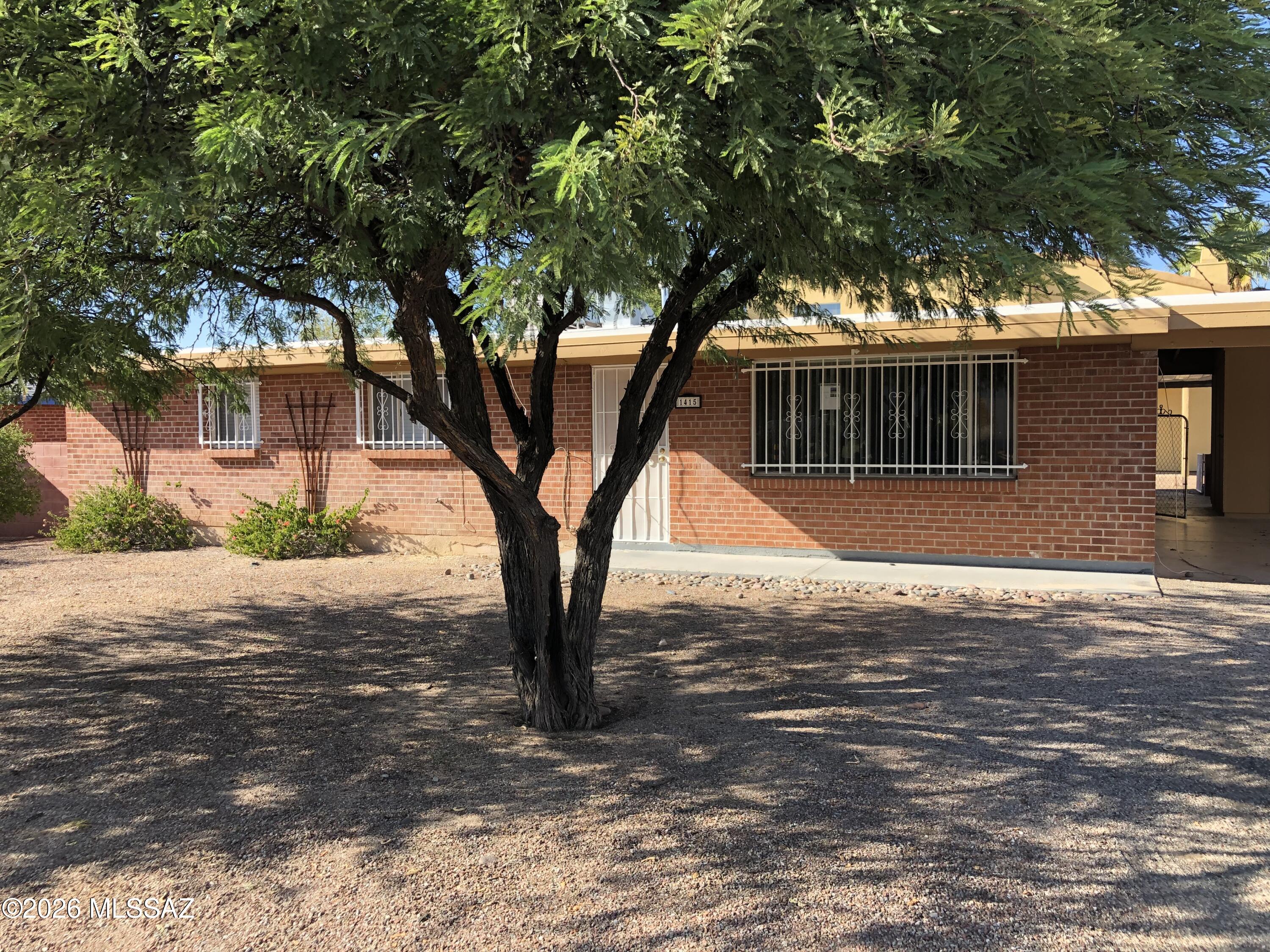 1415 E Lester Street 1 — photo