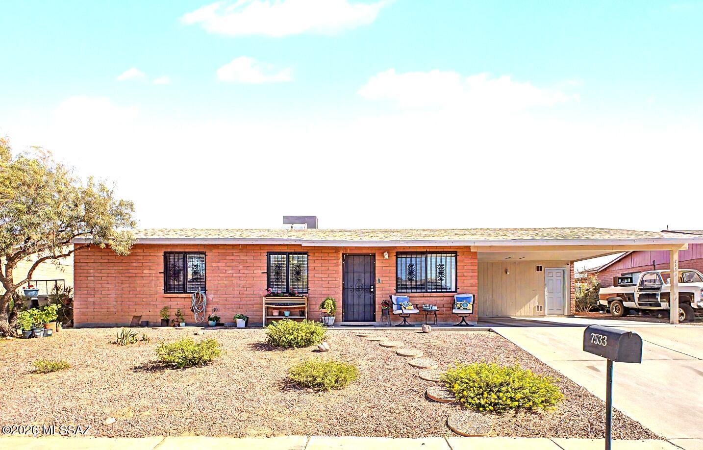 7533 W Calle Aragon — photo