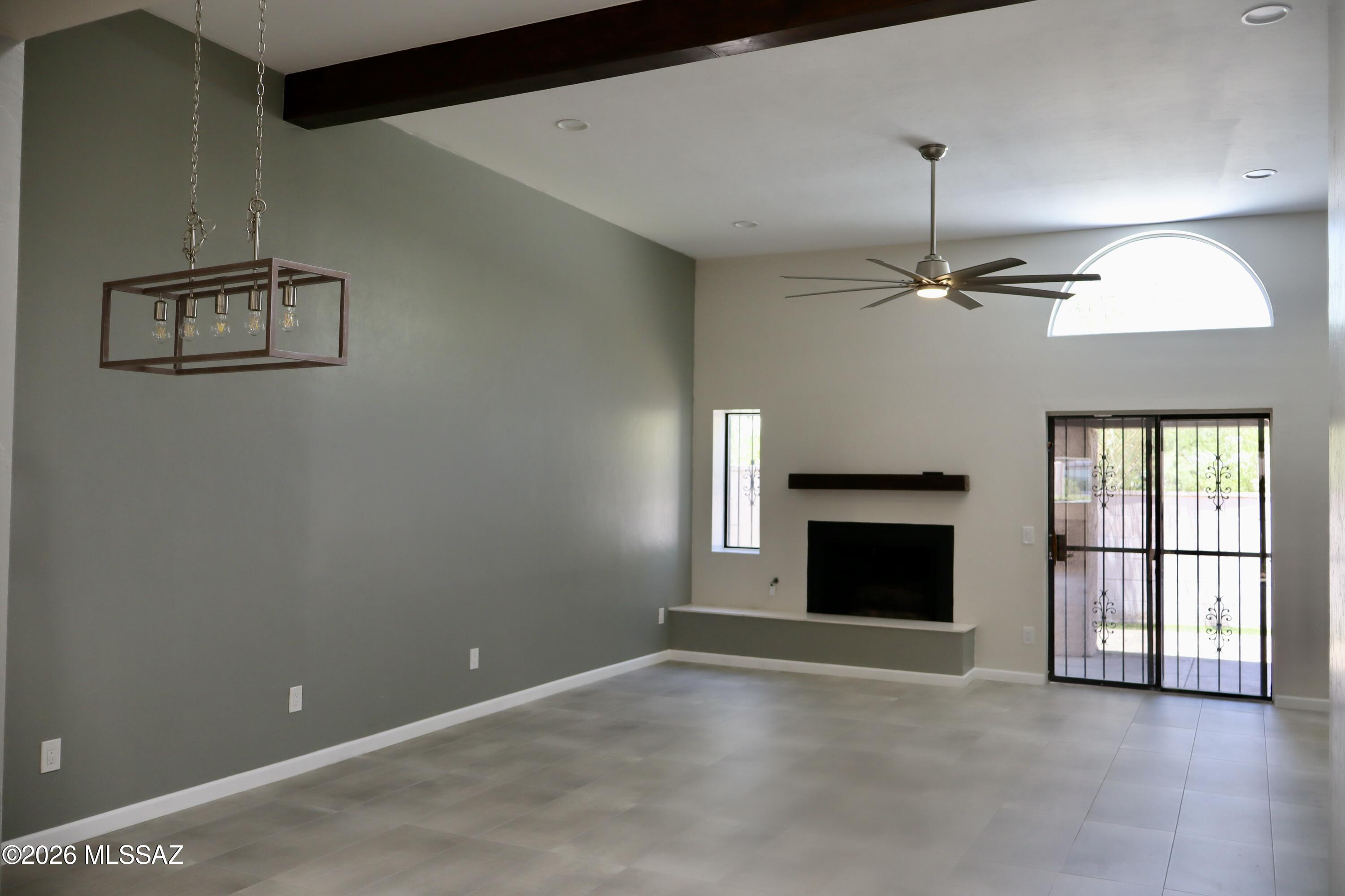 2871 E Weymouth Circle — photo