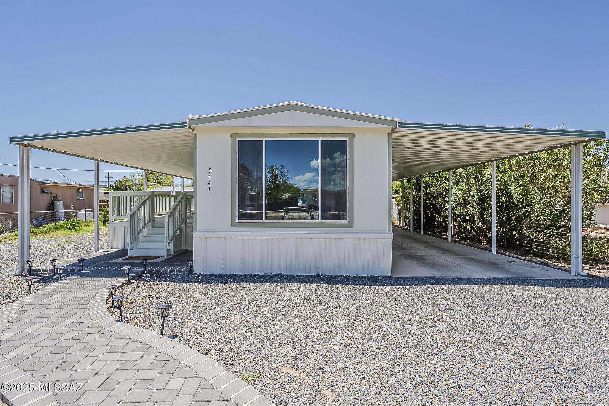 5441 N Royal Palm Drive — photo