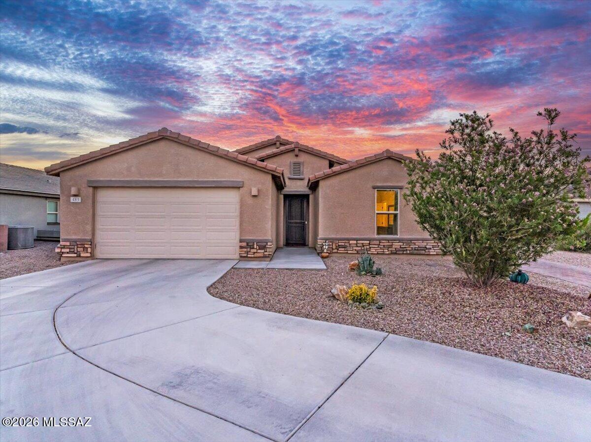 485 N White Clover Lane — photo