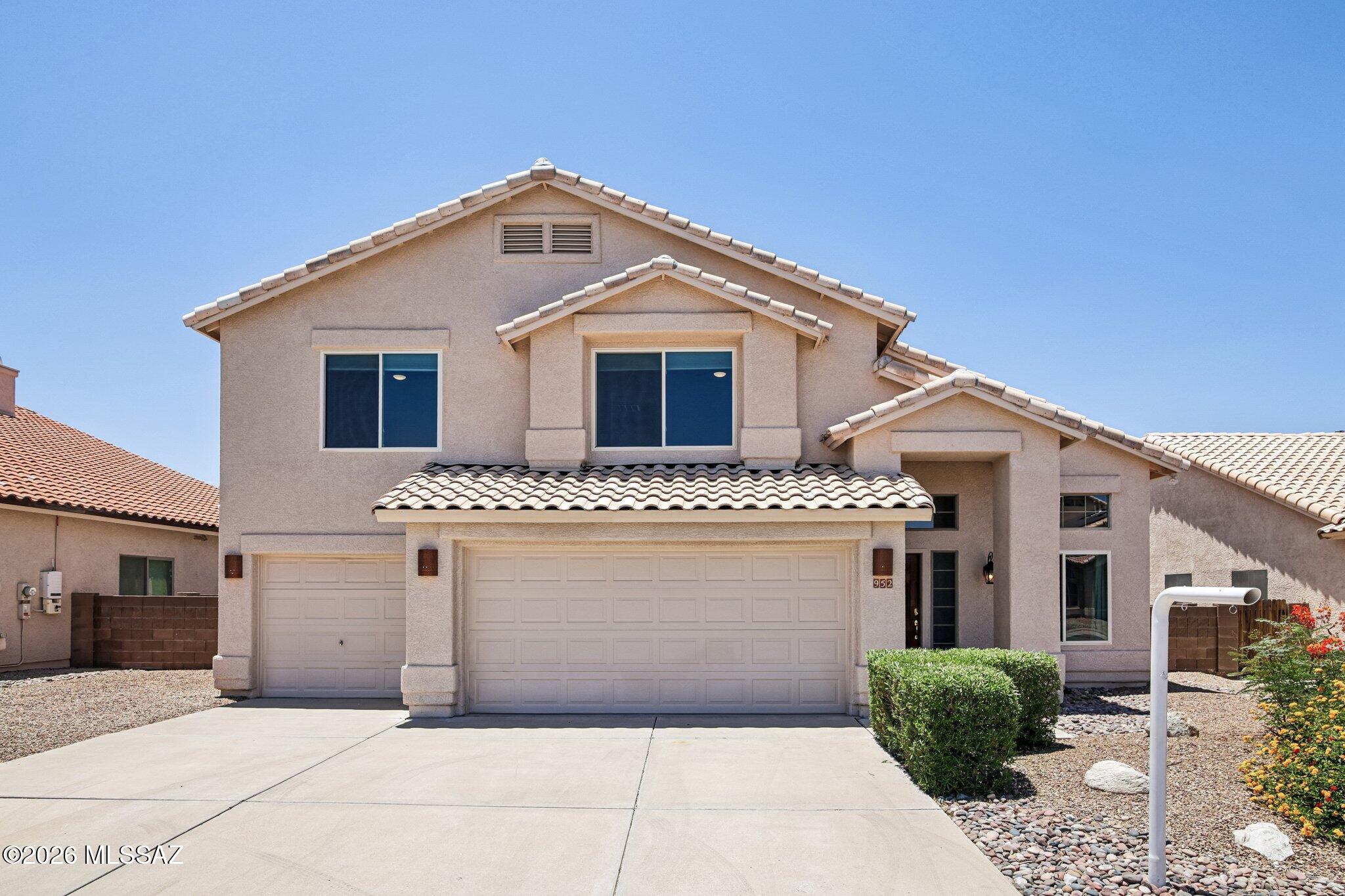 952 S Rincon Rising Road, Tucson, AZ 85748