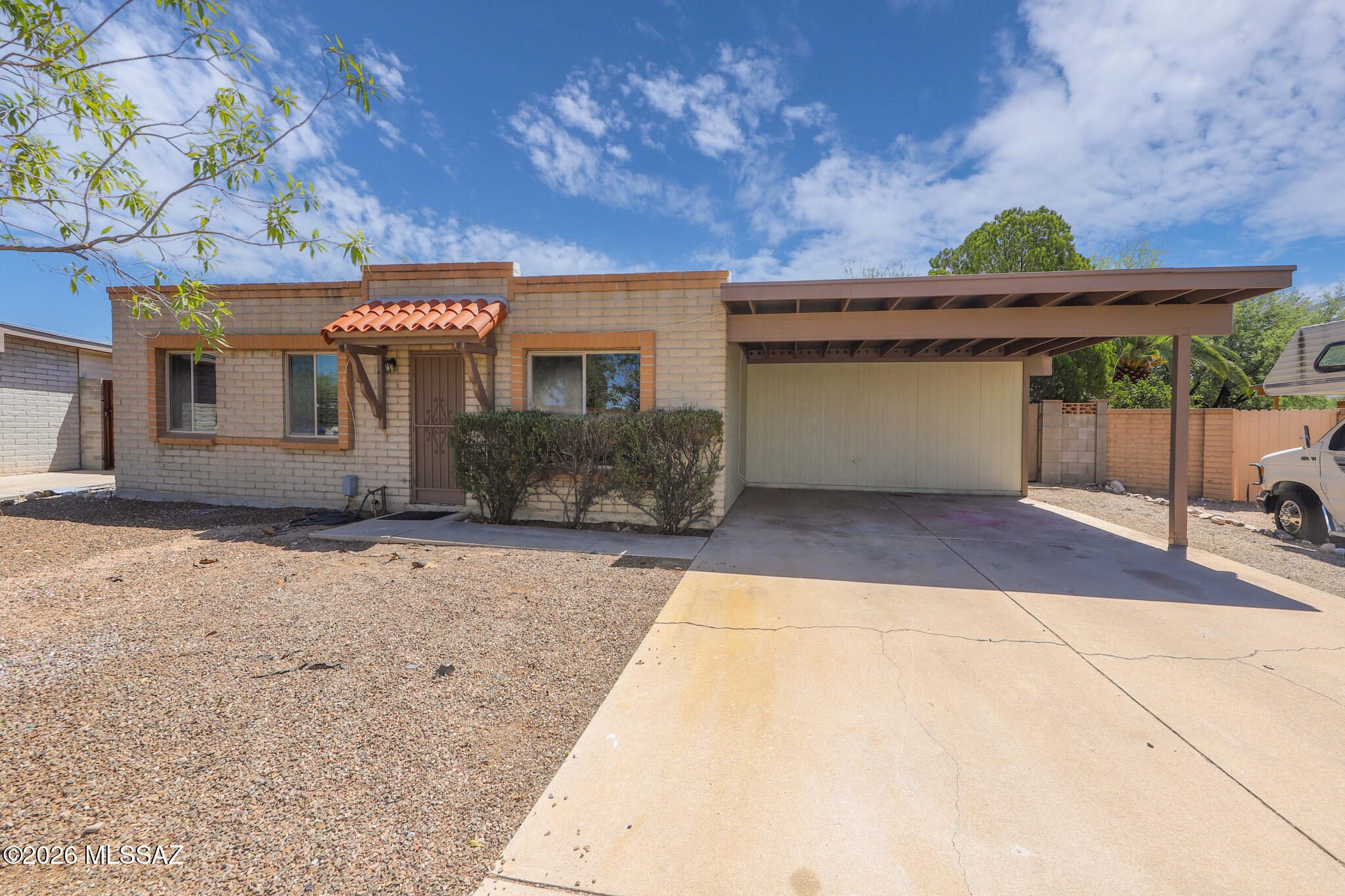 2061 S Sunburst Drive — photo