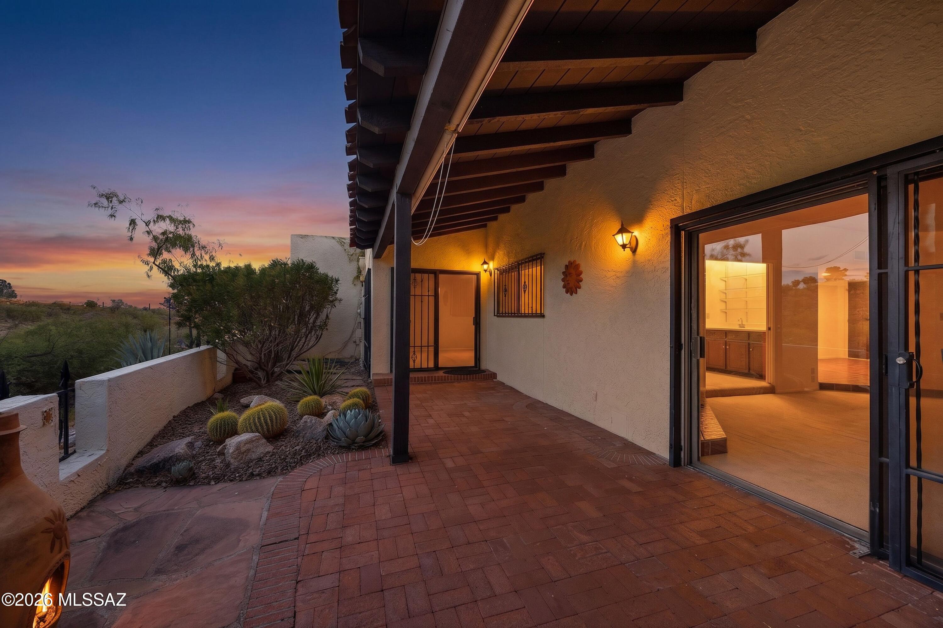 7526 N Desert Tree Drive — photo