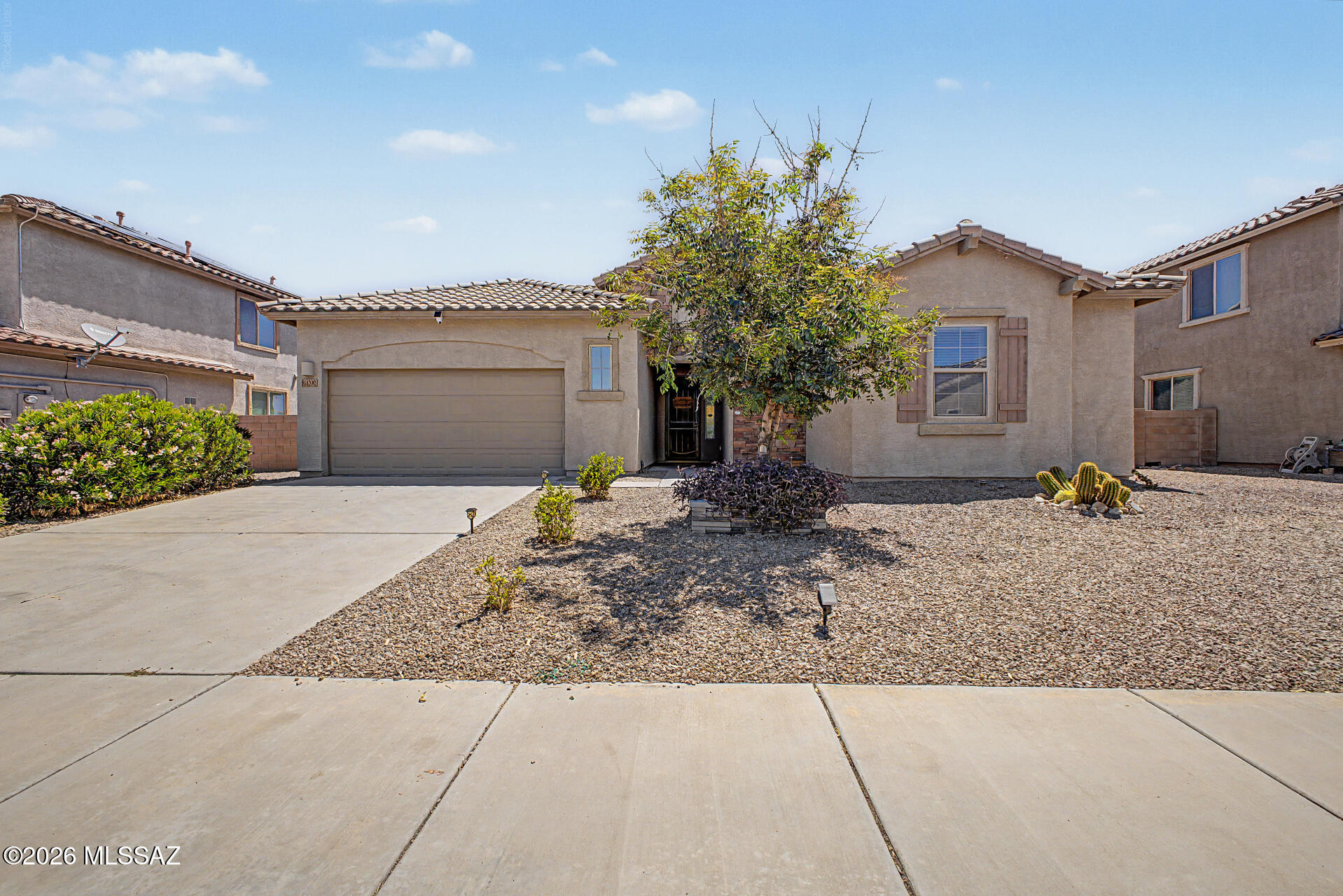 14290 N Arrowpoint Ash Avenue — photo