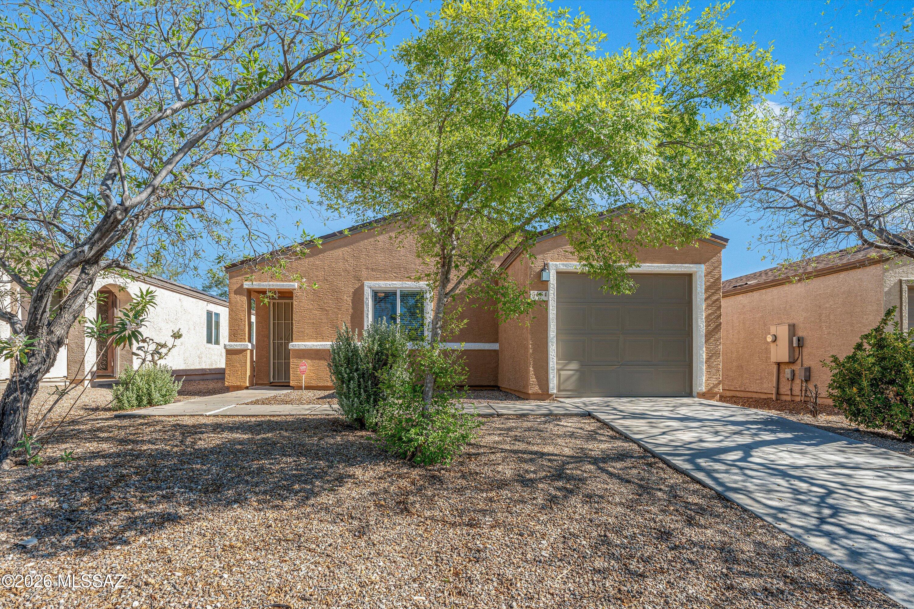 5164 E Desert Straw Lane — photo
