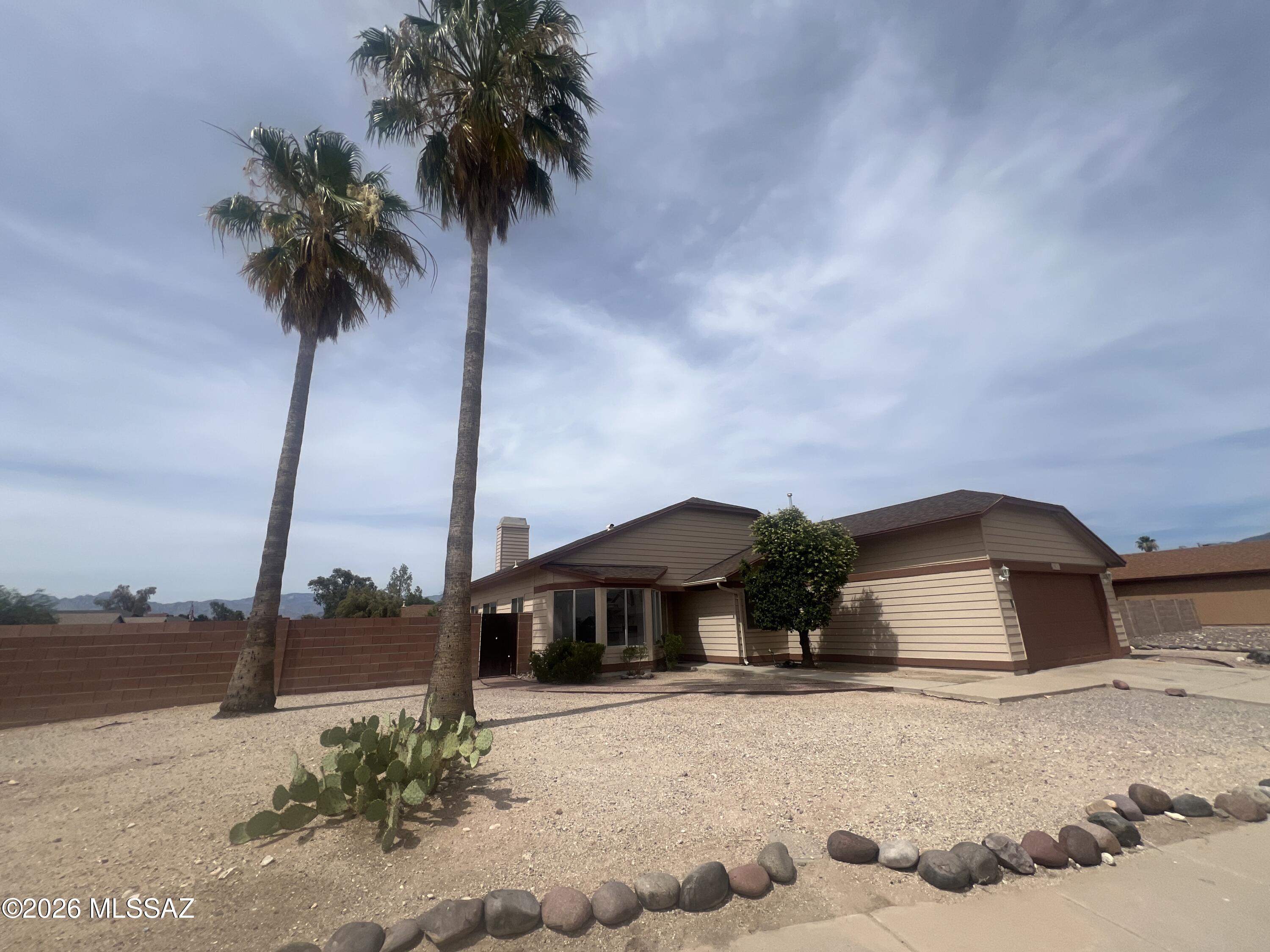 9949 E Emily Drive — photo