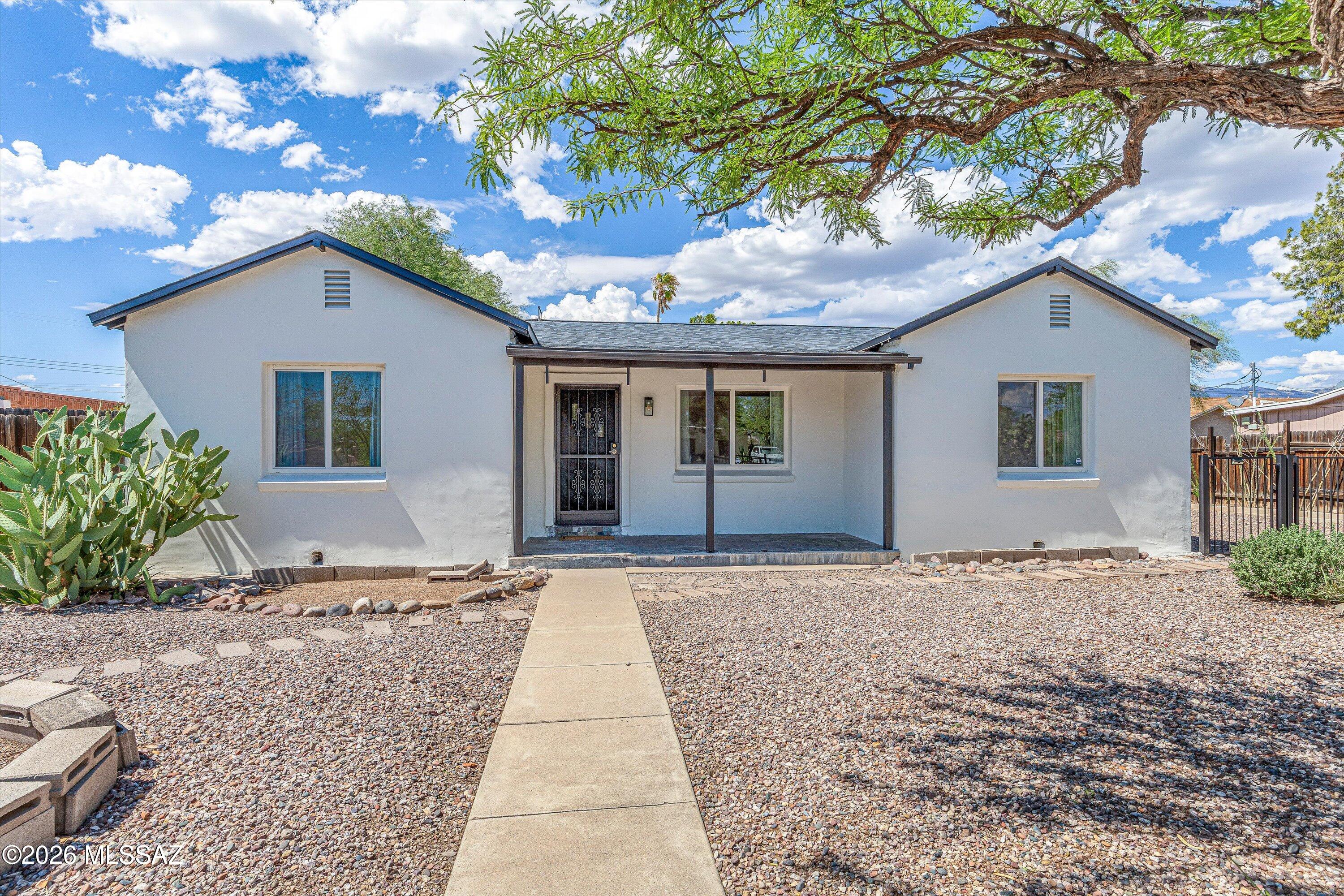 1101 E Hedrick Drive — photo