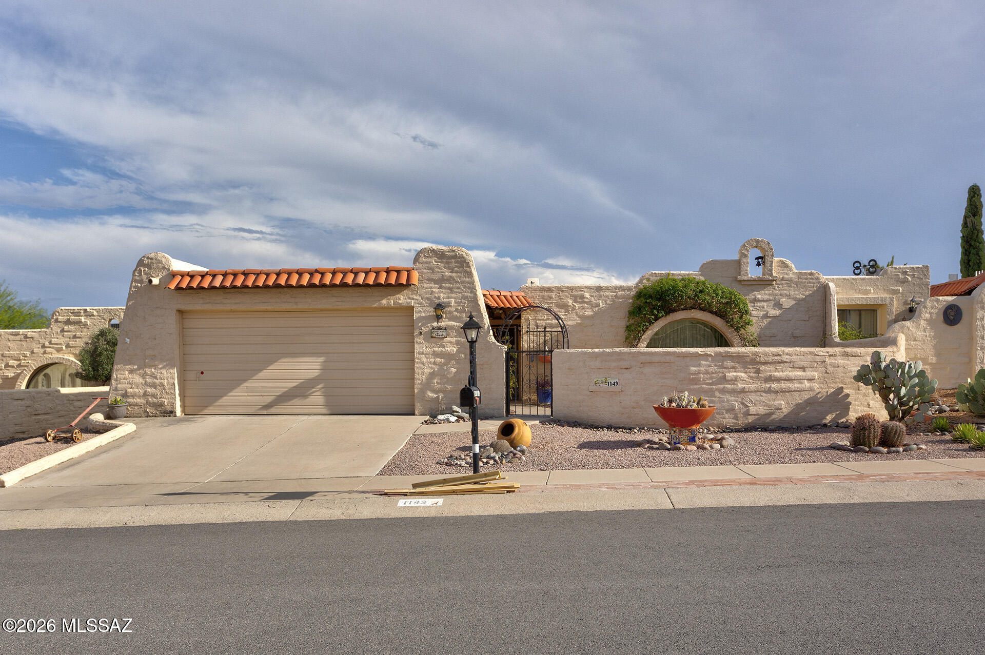 1143 W Calle Excelso — photo